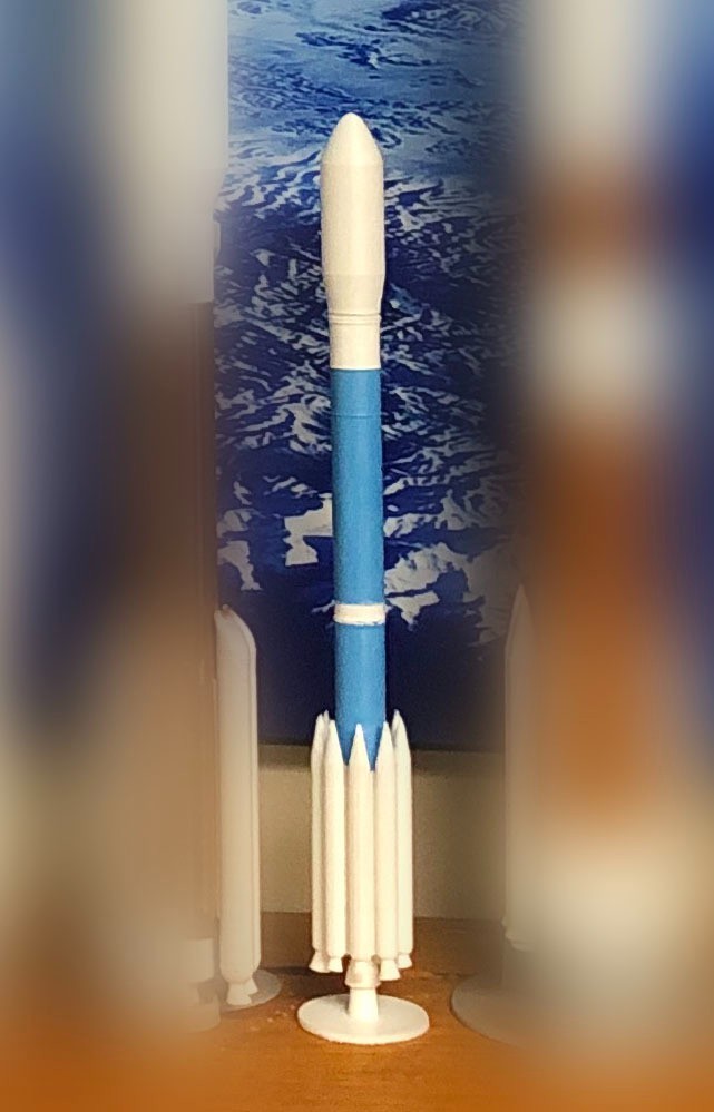 3d printed Delta 2 rocket 1:72