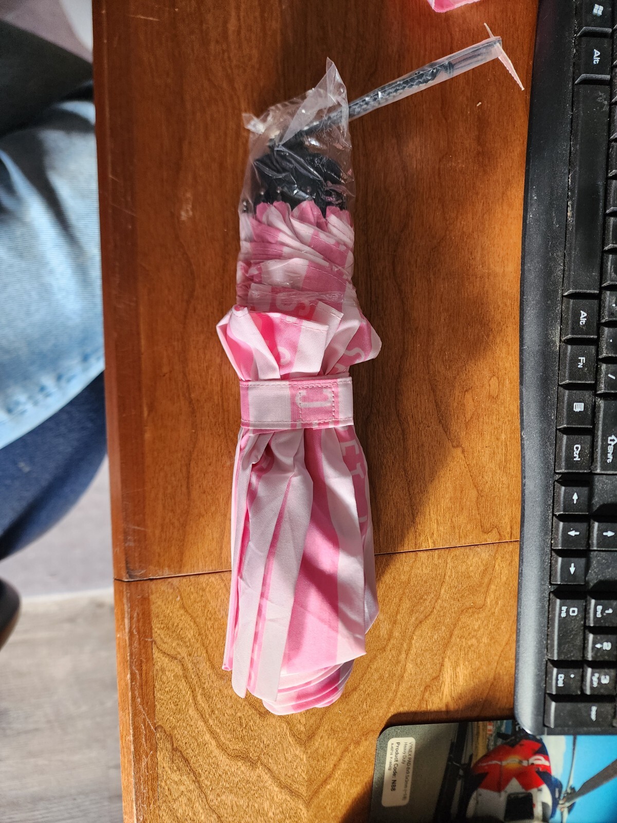 NWT Victoria's Secret Umbrella Pink/Light Pink Stripe Retractable Handle