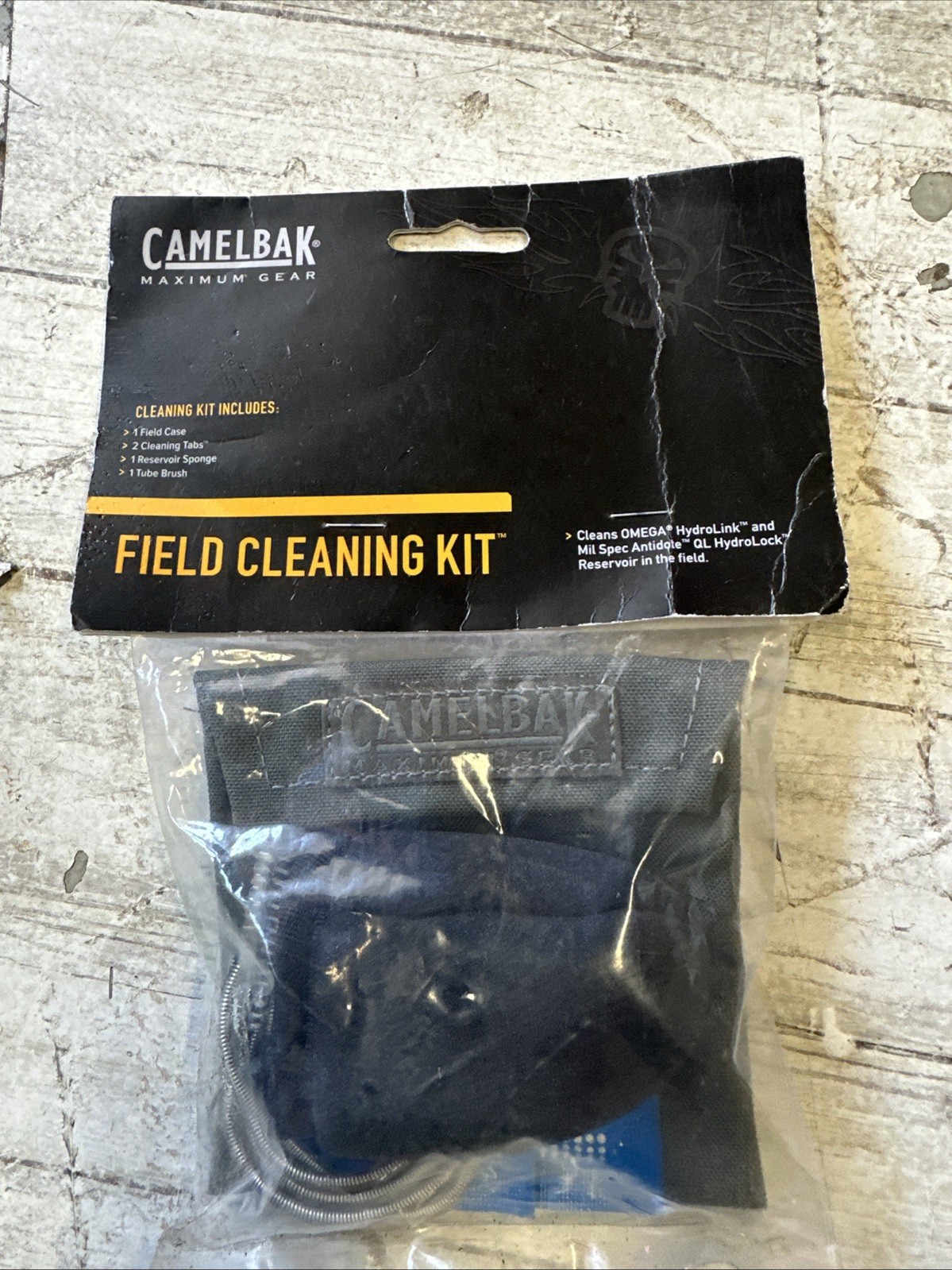 Camelbak Field Cleaning Kit - Field Case, 2 Cleaning Tabs, 1 Sponge, 1 Tube Brus