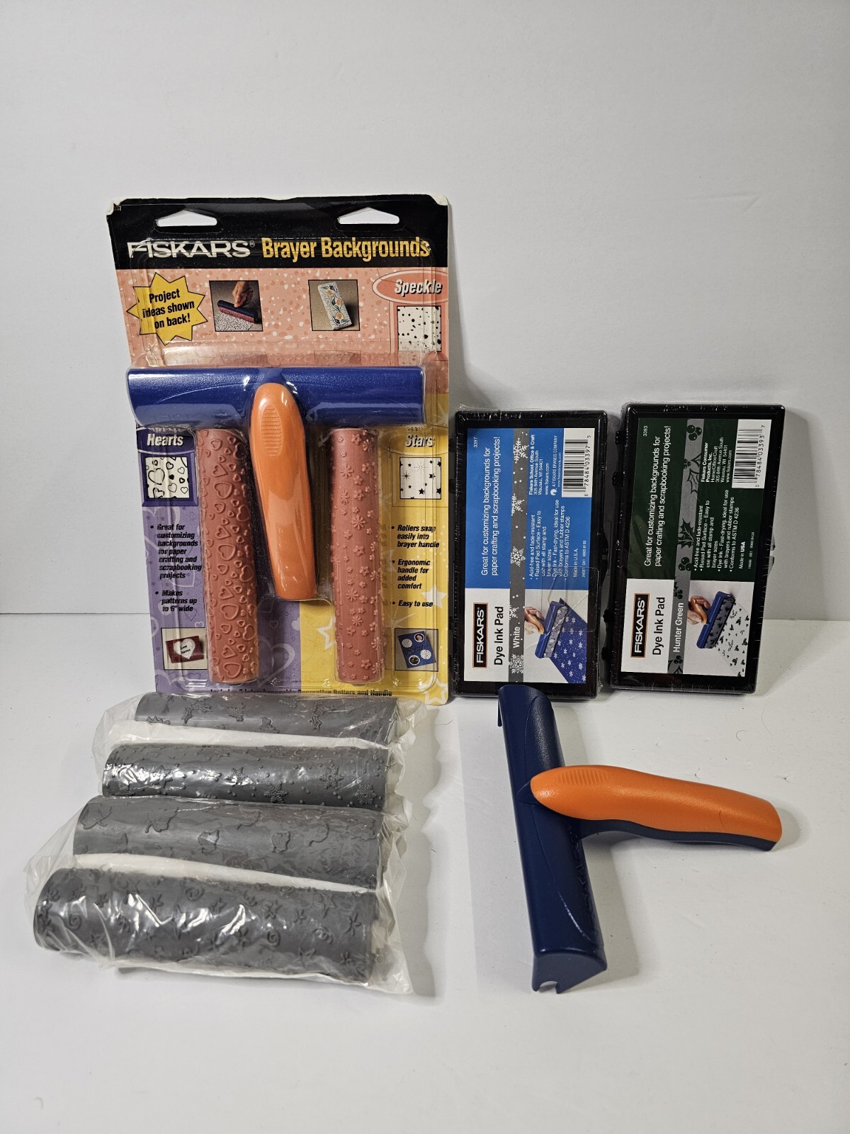 Fiskars BRAYER BACKGROUNDS Roller x 6 & Handle x 2 & Dye Ink Pad x 2 Green White