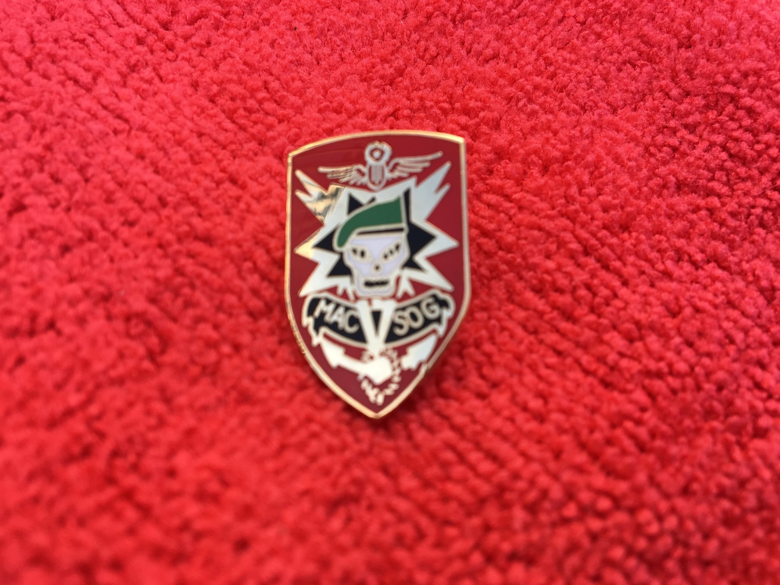 US ARMY MILITARY ASSISTANCE COMMAND/STUDIES OBSERVATION GROUP VIETNAM HAT PIN