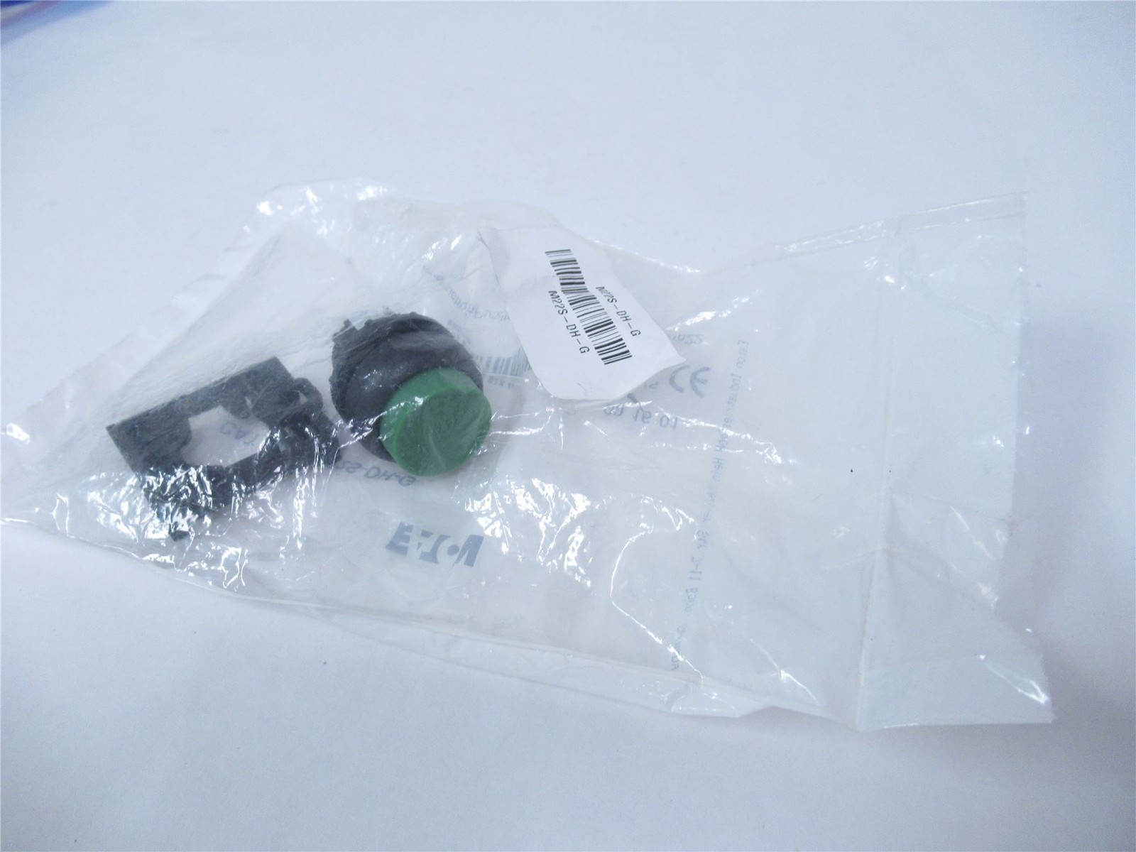 240299 New-No Box; Eaton M22S-DH-G Push-Button Actuator; 22mm; Green
