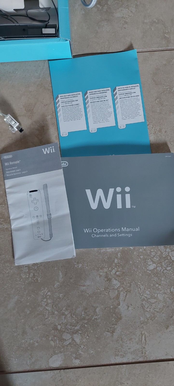 Nintendo Wii Console model# RVL001 White Console W/Box