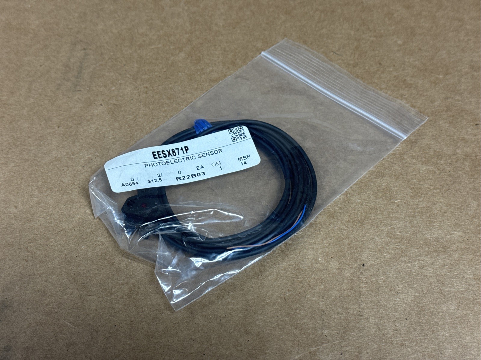 NEW OMRON EE-SX871P Photoelectric Sensor FAST SHIPPING