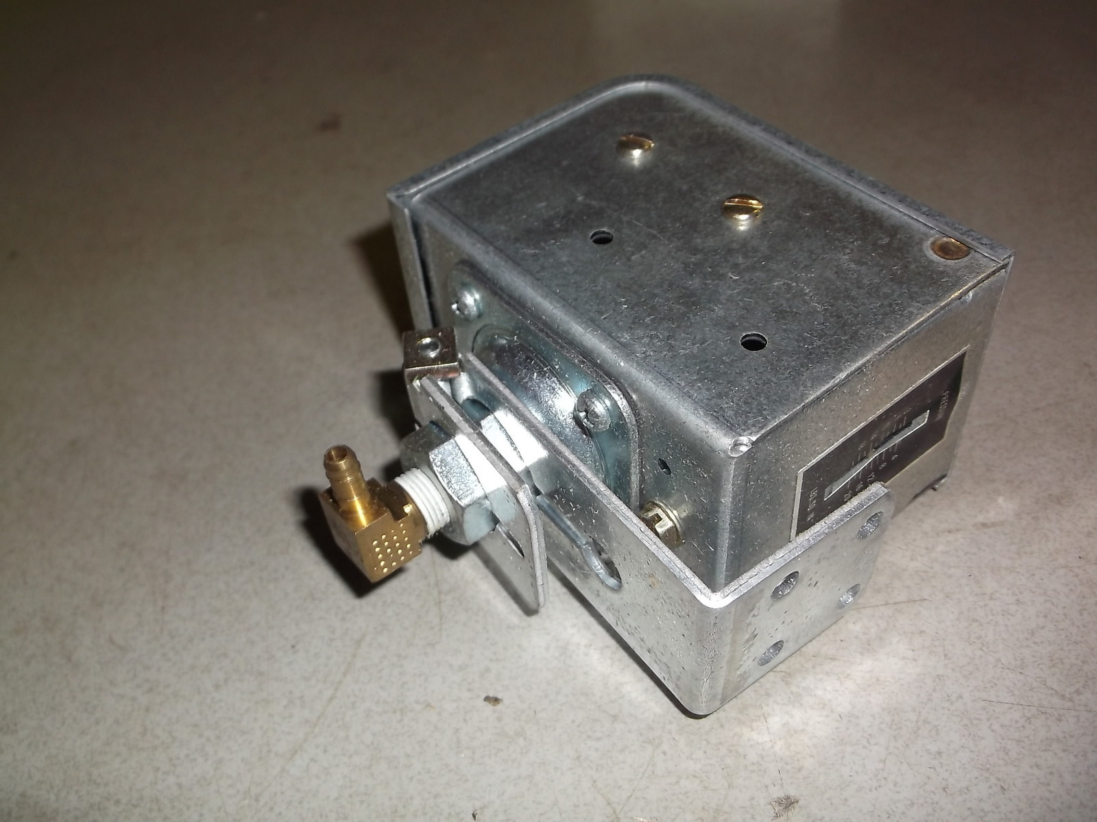 NEW Johnson Controls 810BC-7C Pneumatic Pressure Switch *FREE SHIPPING*
