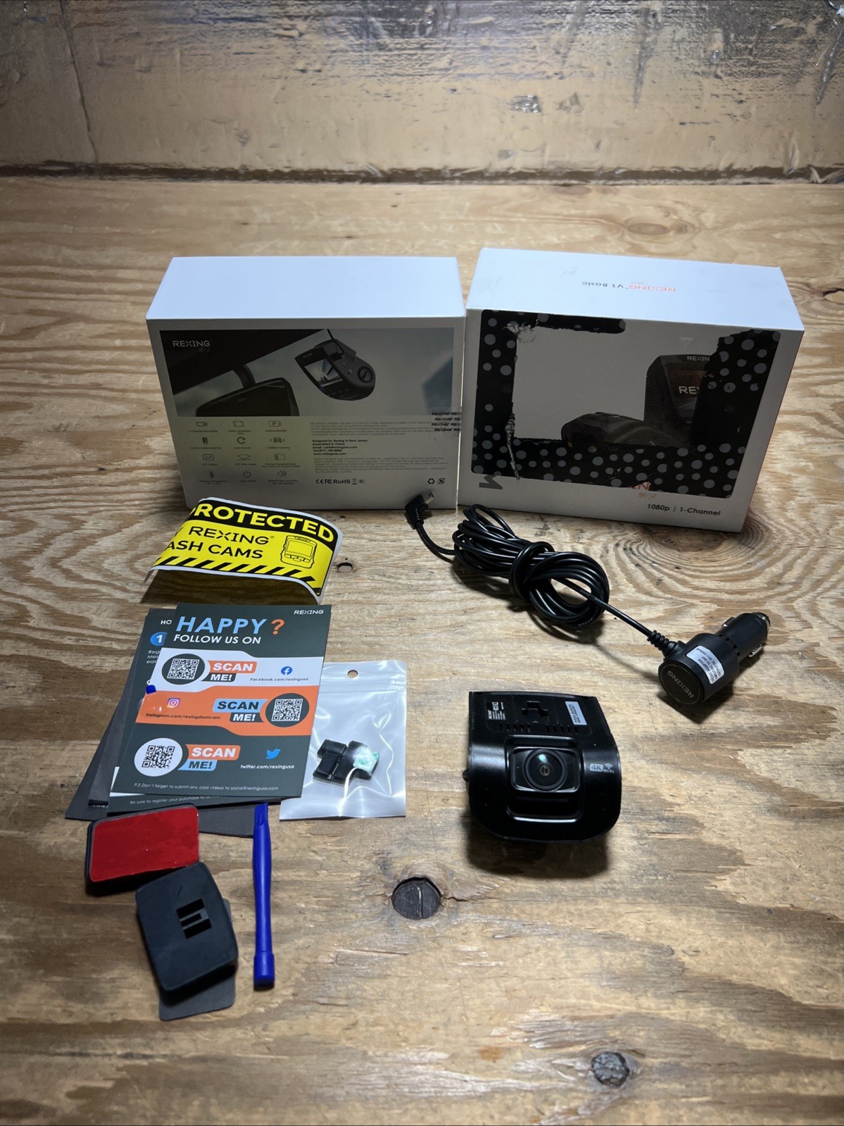 REXING V1 - 4K Ultra HD Car Dash Cam 2.4" LCD Screen, Wi-Fi, 170° Wide Angle D 3