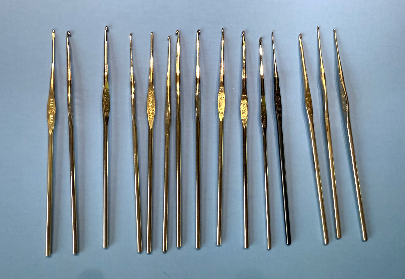 Lot of 15 Boye and Susan Bates Metal CROCHET HOOKS