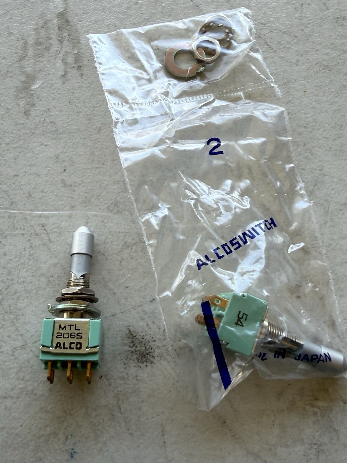 alco switch MTL206S Toggle (2 PCs)