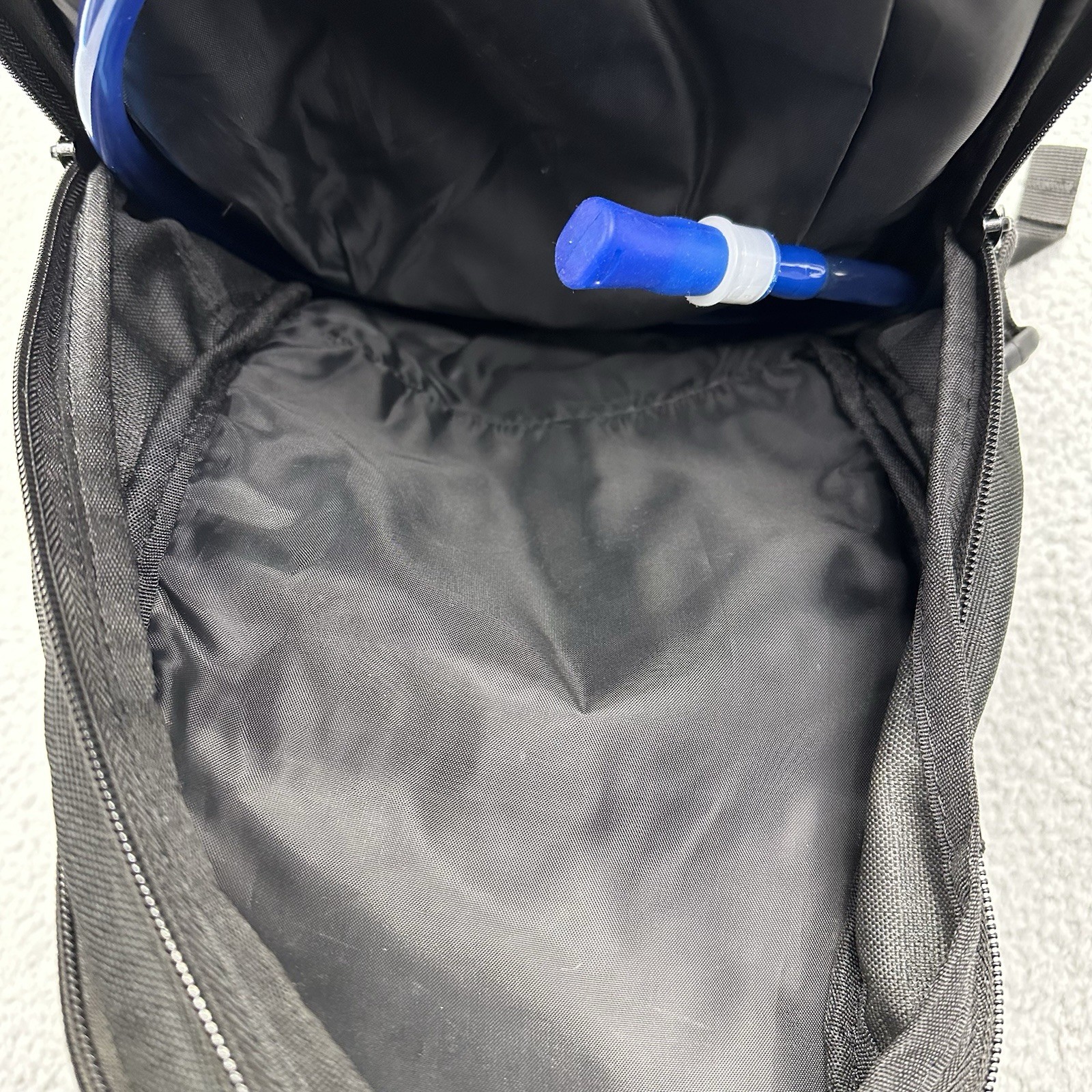 Quest Aspen Brook 2L Black Hydration Pack Backpack CEH011089 Hiking Bag, Bladder