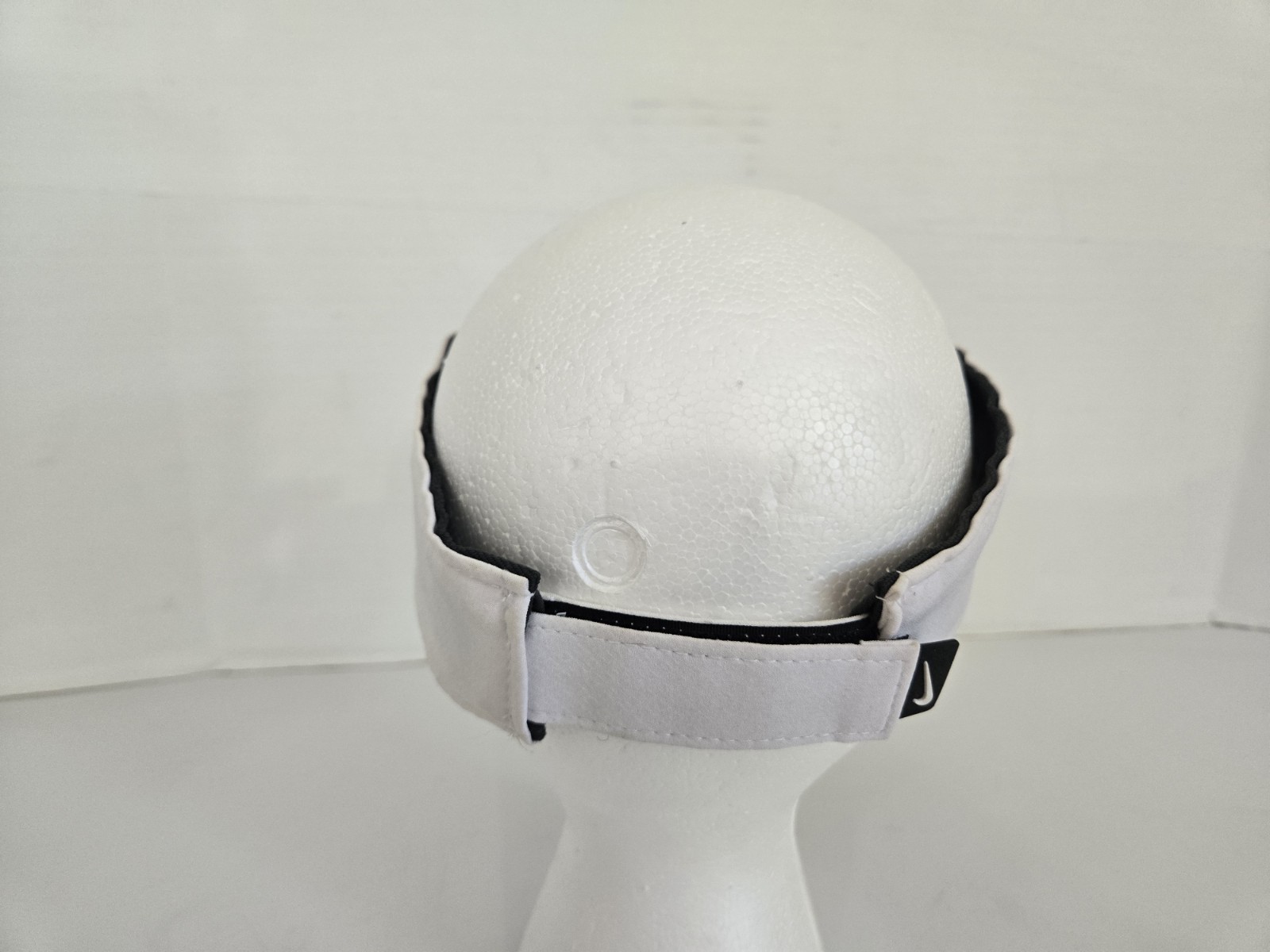 Nike Dri-Fit White Hook & Loop Ace Visor Small/Medium FREE SHIPPING