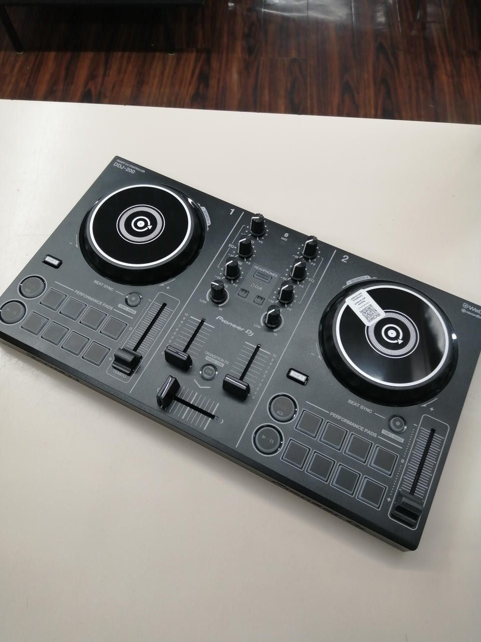 PIONEER DJ DDJ-200 Smart 2-Channel Wireless DJ Controller Bluetooth - Japan Used