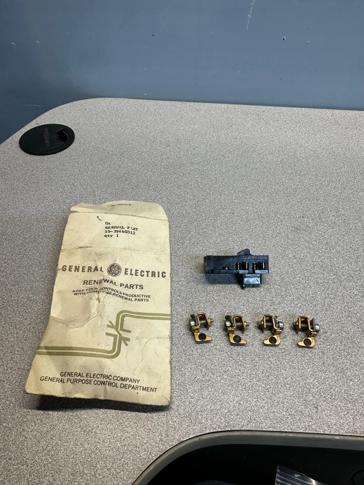 GENERAL ELECTRIC 55-3944G012 CONTACT KIT, QTY-1 KIT, NEW FREE SHIPPING.
