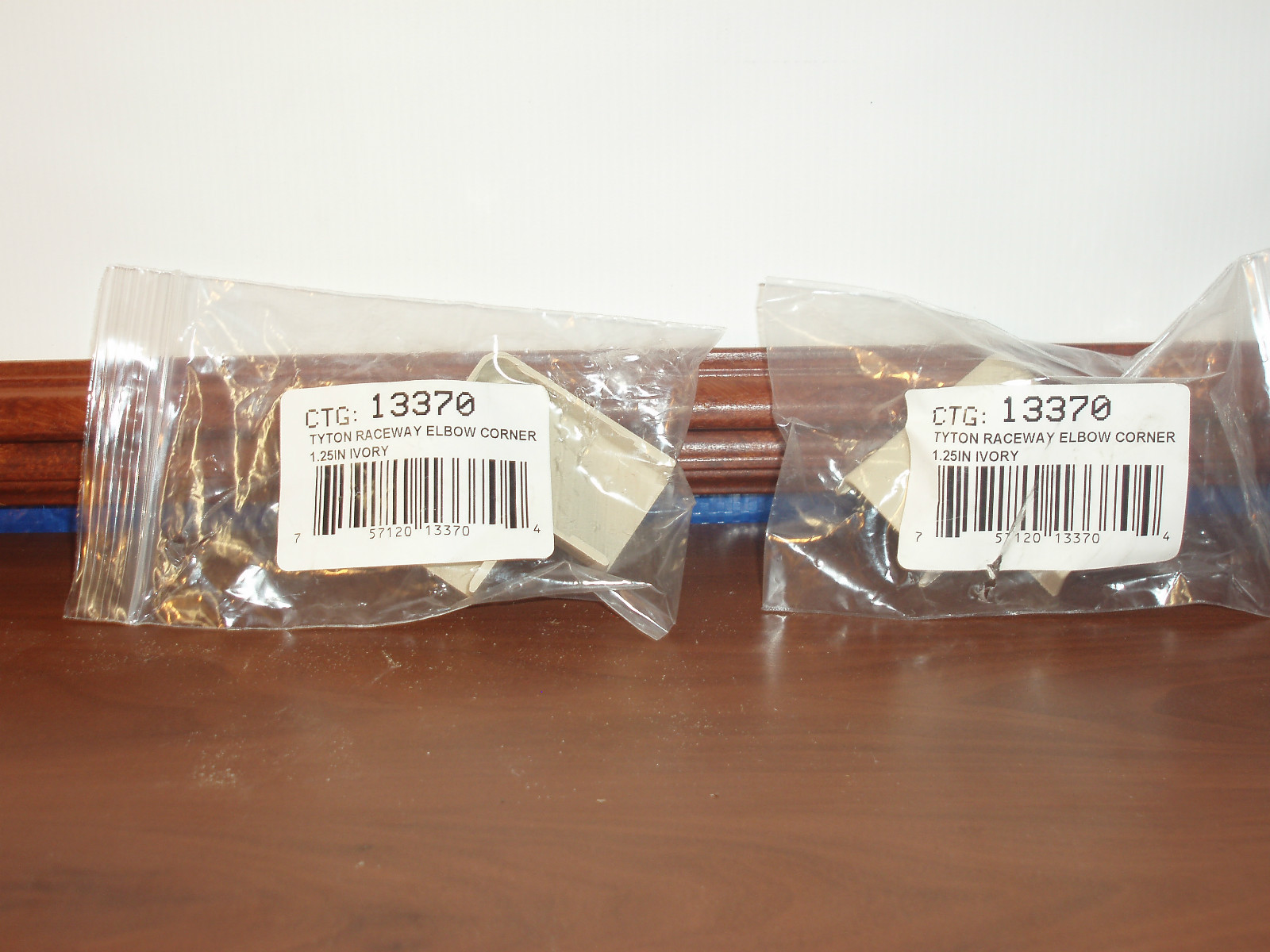 10 PACK!!! Tyton 1.25 inch Elbow Corner Raceway