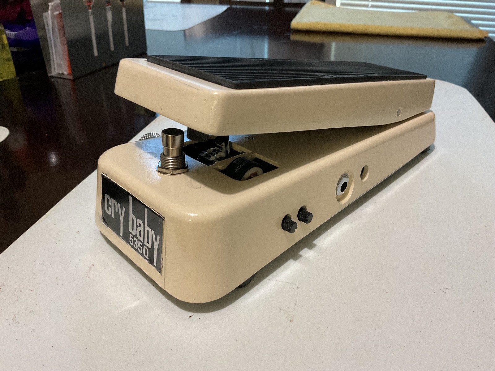 Dunlop 535Q  Crybaby  Wah Guitar Pedal Works Perfectly.