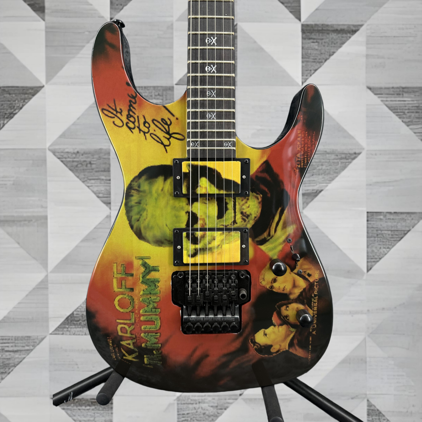 US Ship Kirk Hammett “The Mummy” Limited Edition Guitar - Horror Movie Art