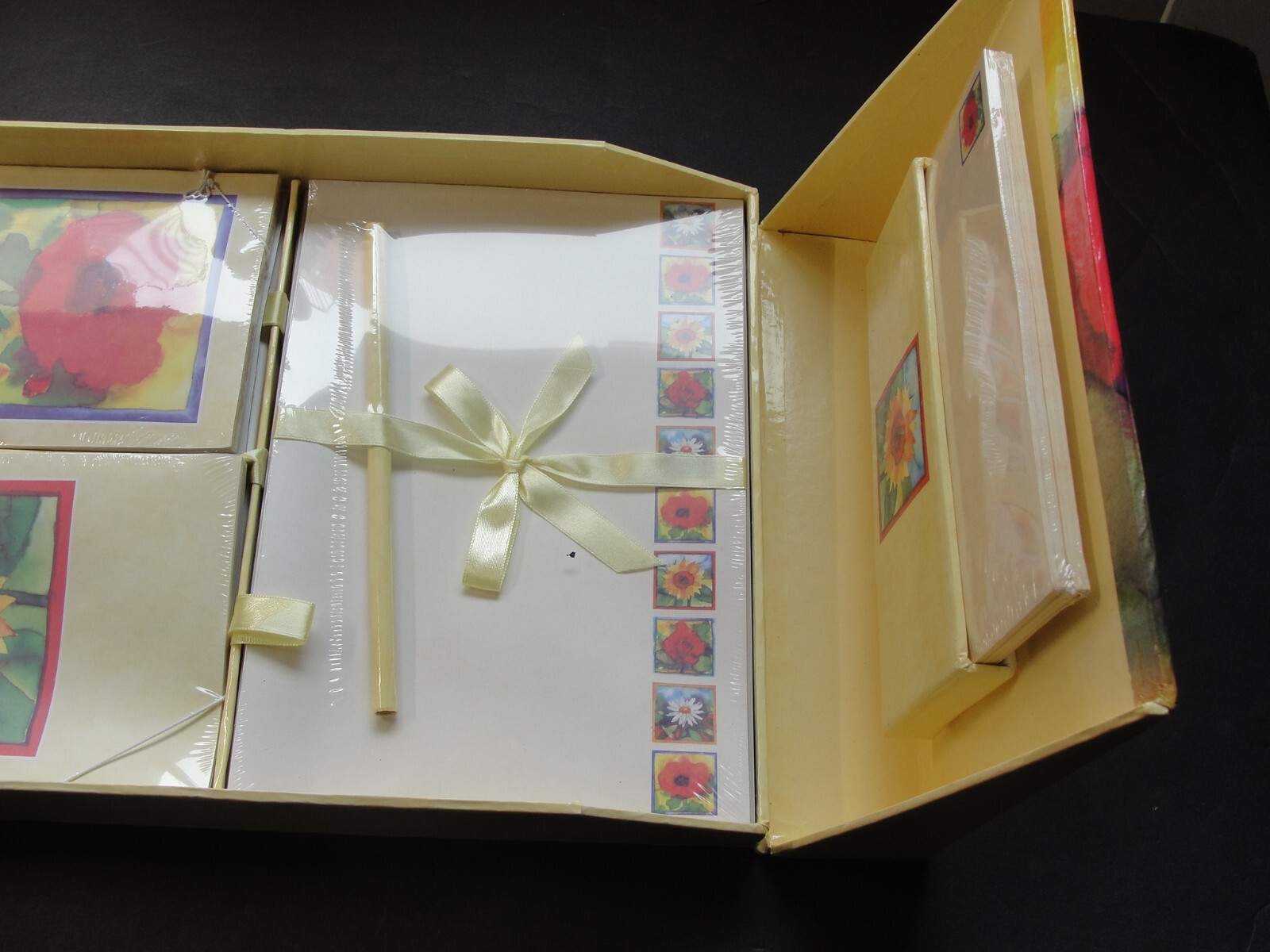 Robert Frederick- 1999 Stationary Set.