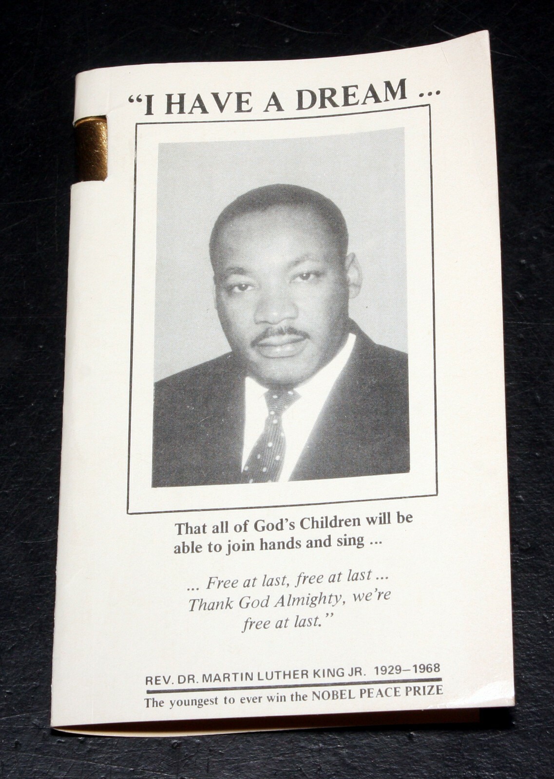 1968 MARTIN LUTHER KING COMMEMORATIVE SOUVENIR PEN AND "I HAVE A DREAM" FOLDER!