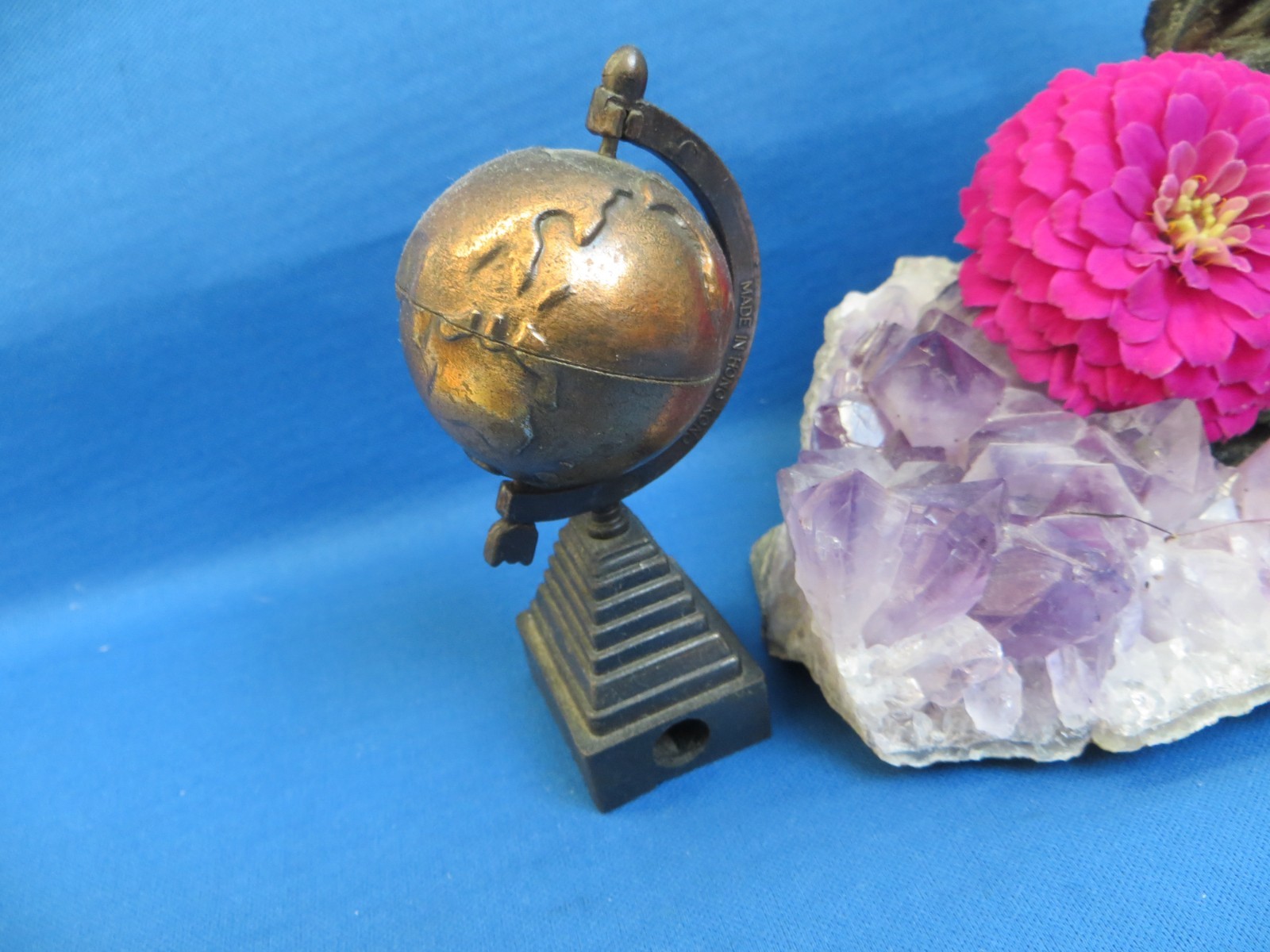 BRONZE COLORED METAL PENCIL SHARPENER GLOBE FOR LIBRARY, CLASSROOM OR COLLECTOR