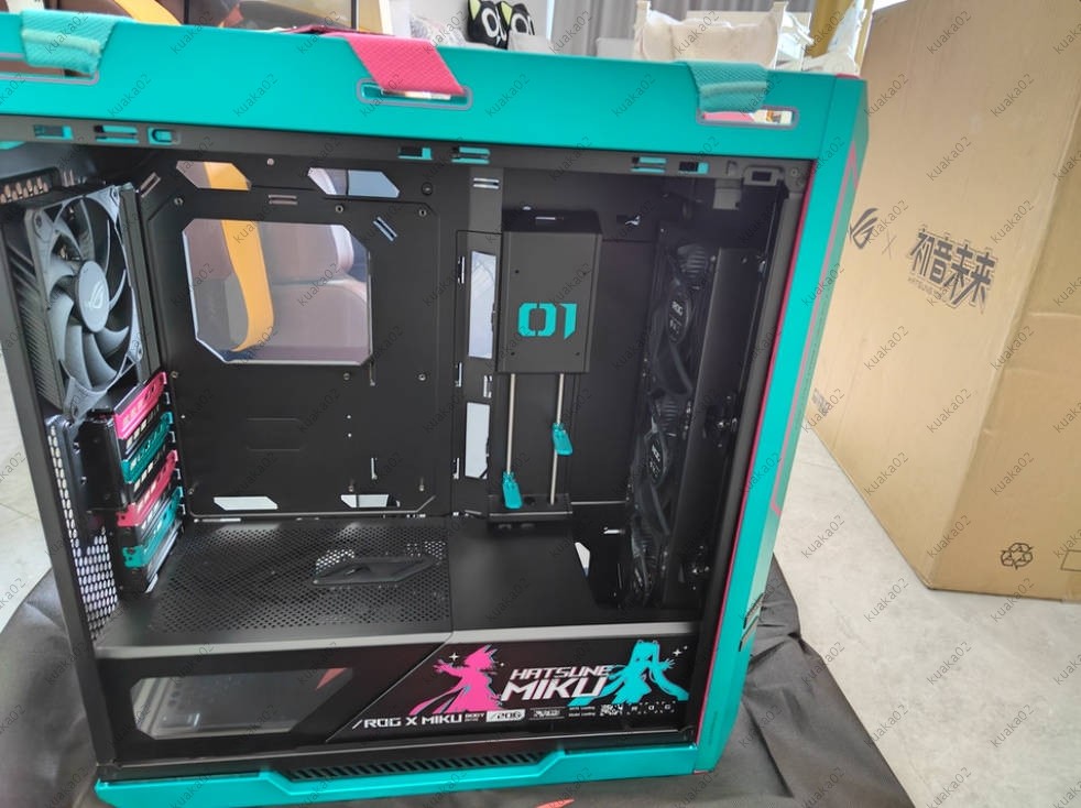 ROG STRIX HELIOS Hyperion GX601S × Hatsune Miku Edition Chassis GX601S