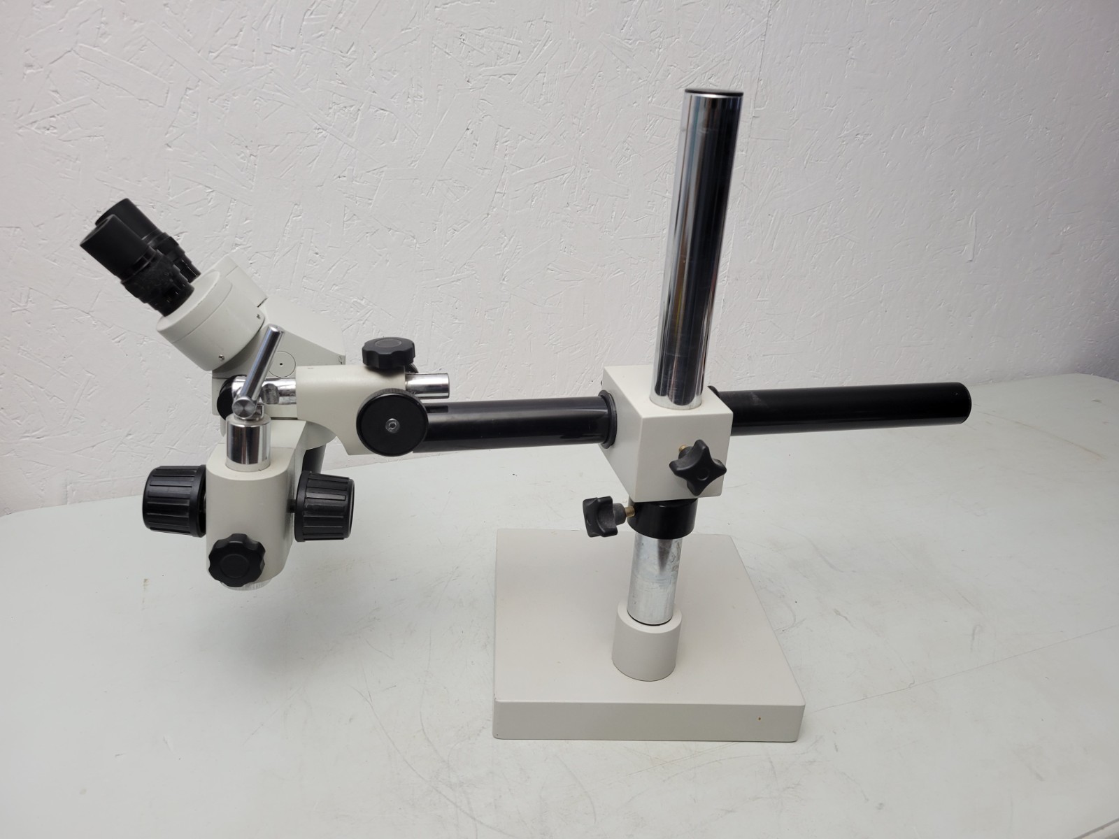 Nuline Pro Stereo microscope WF10X with base and articulating arm **USED**