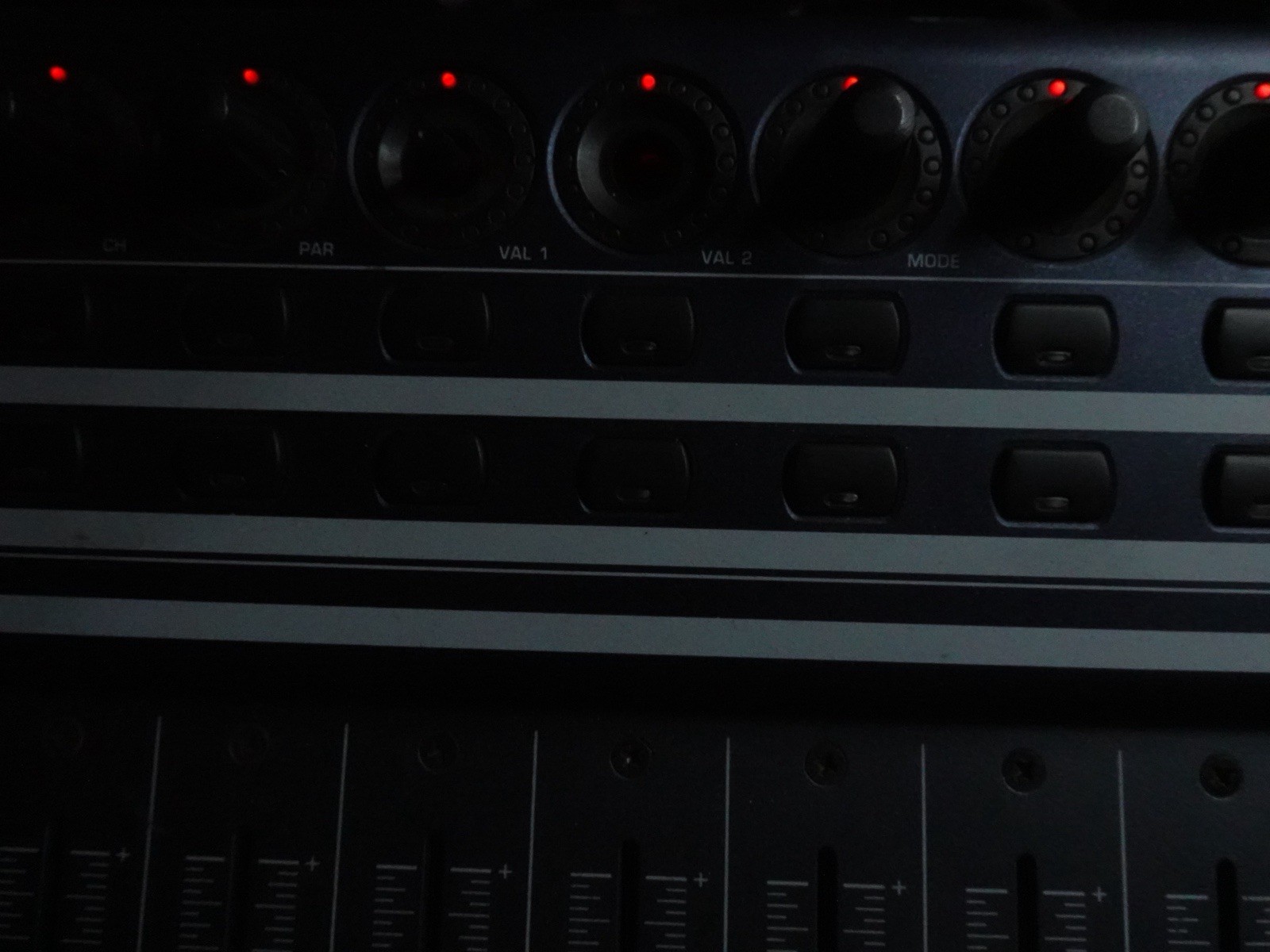 *FOR PARTS* Behringer BControl Fader BCF2000 USB MIDI Controller Motorized Mixer