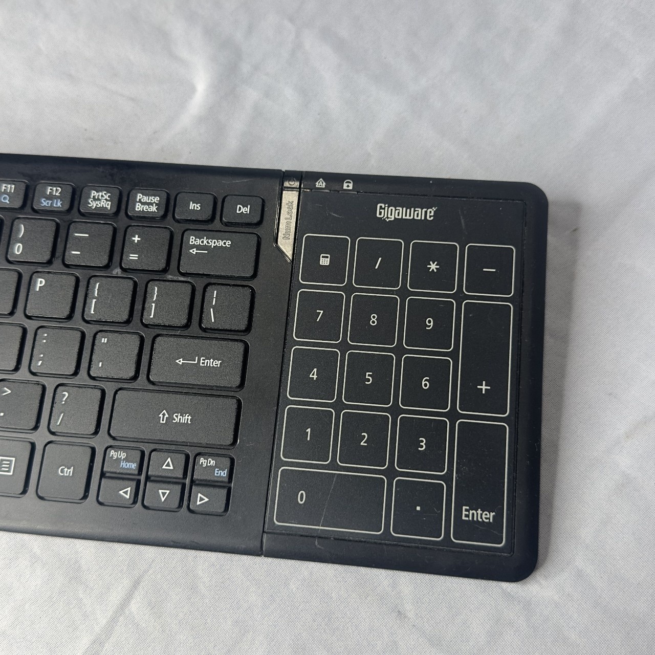 Gigaware Wireless Keyboard Ultra Compact Dongle Full Size Slim Black Numeric Pad