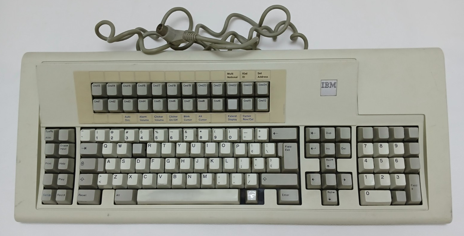 Vintage IBM Keyboard Part Number 1390572  - For parts only