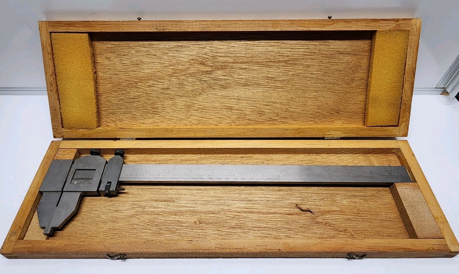 L.C. RENICK USA CALIPER STAINLESS STEEL Outside 300in. 7.62mm With Wooden Case