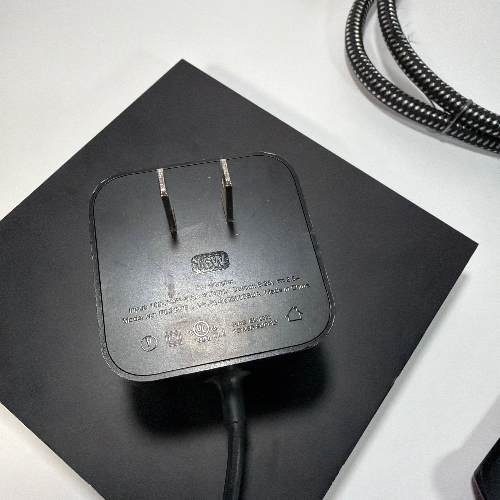 Amazon Fire TV 1st Gen Streaming Box CL1130 Bundle