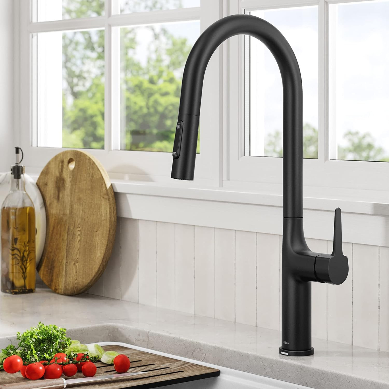 Modern Matte Black Pull-Down Kitchen Faucet with Touch Control - Oletto KTF-3101