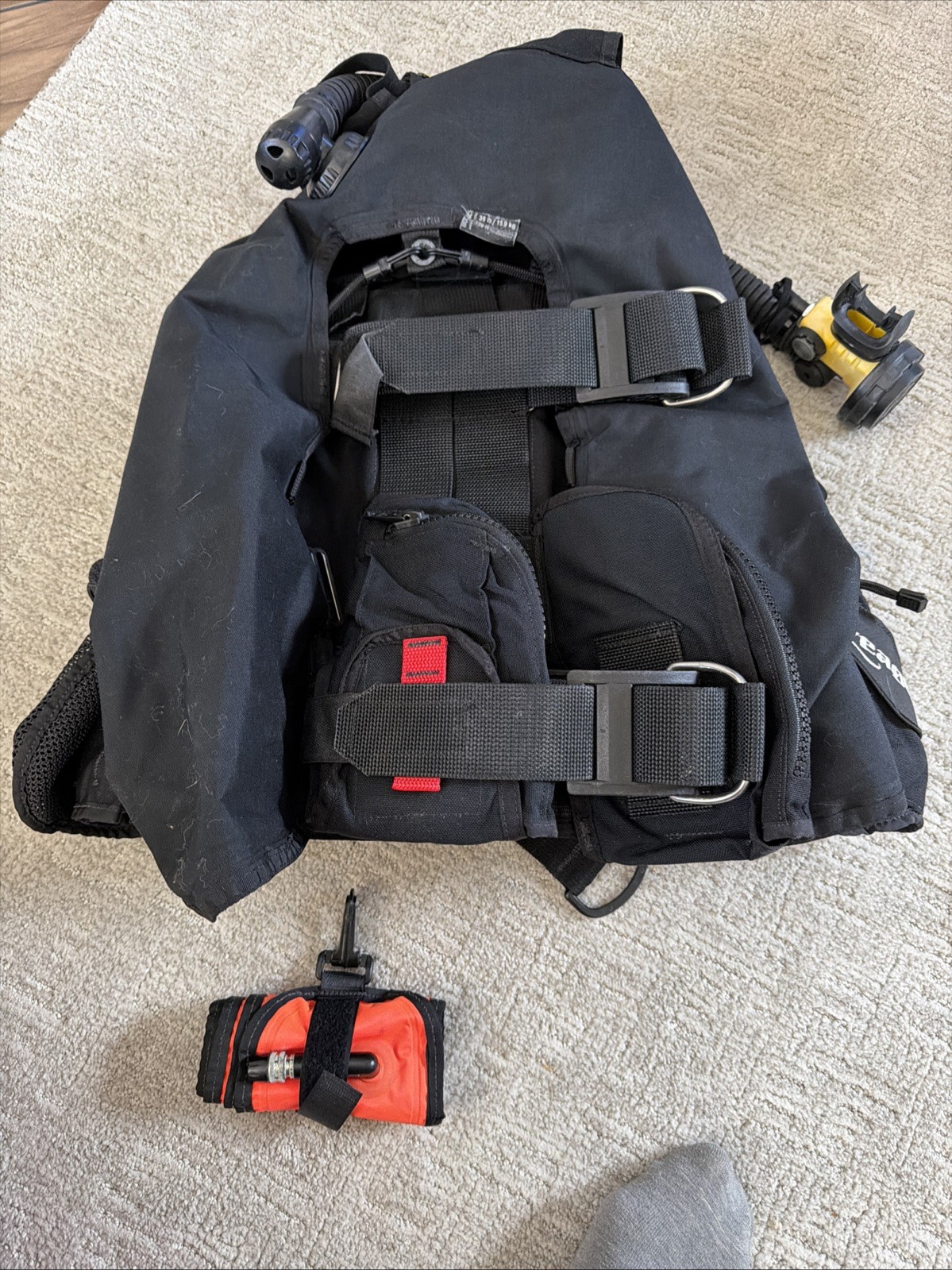 Zeagle Escape Large Diving BCD Buoyancy Vest w/ Attachments