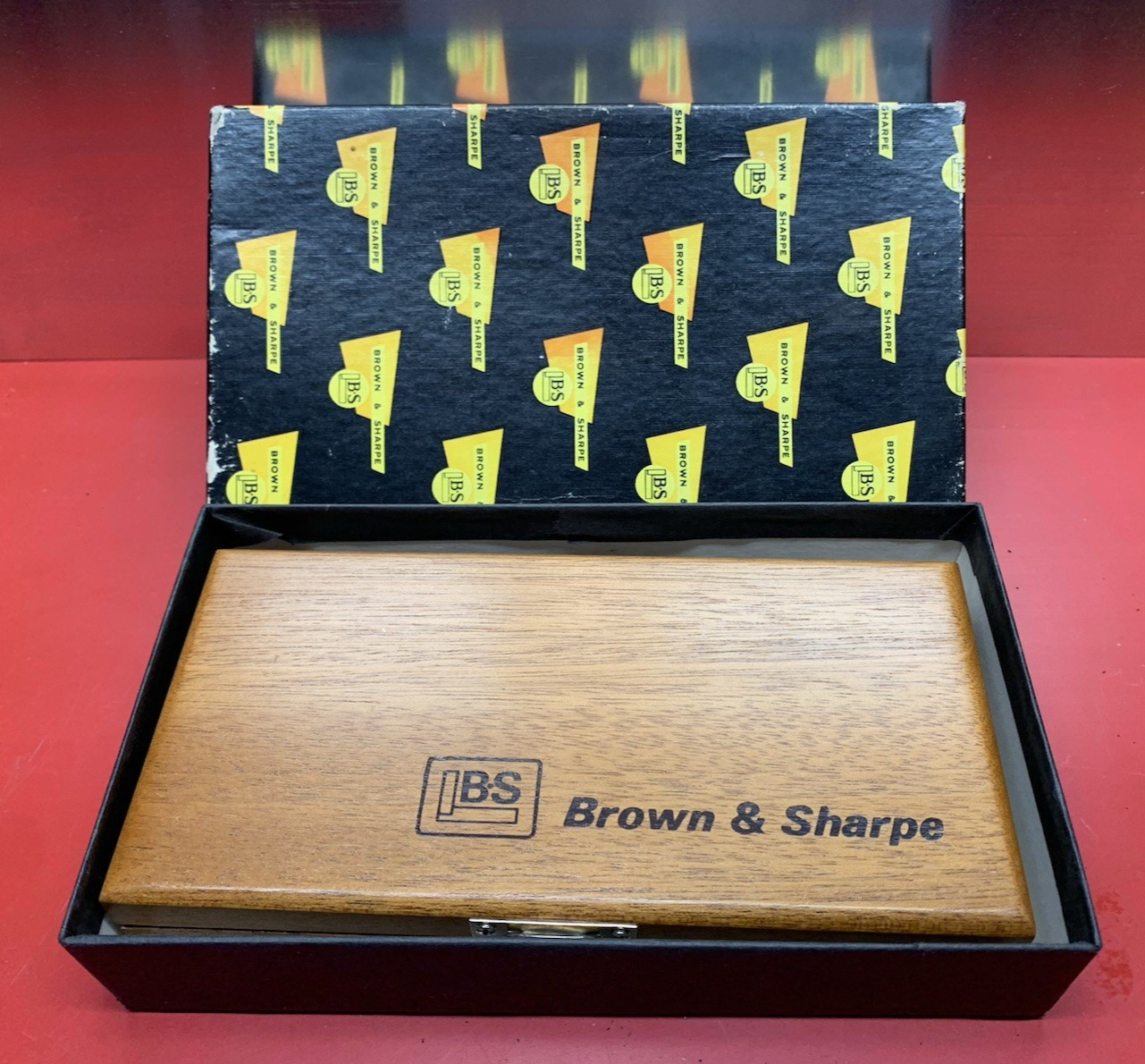 Machinist Tool Brown & Sharpe 1-2" Micrometer Wood Case Only 599-20-9996 NOS