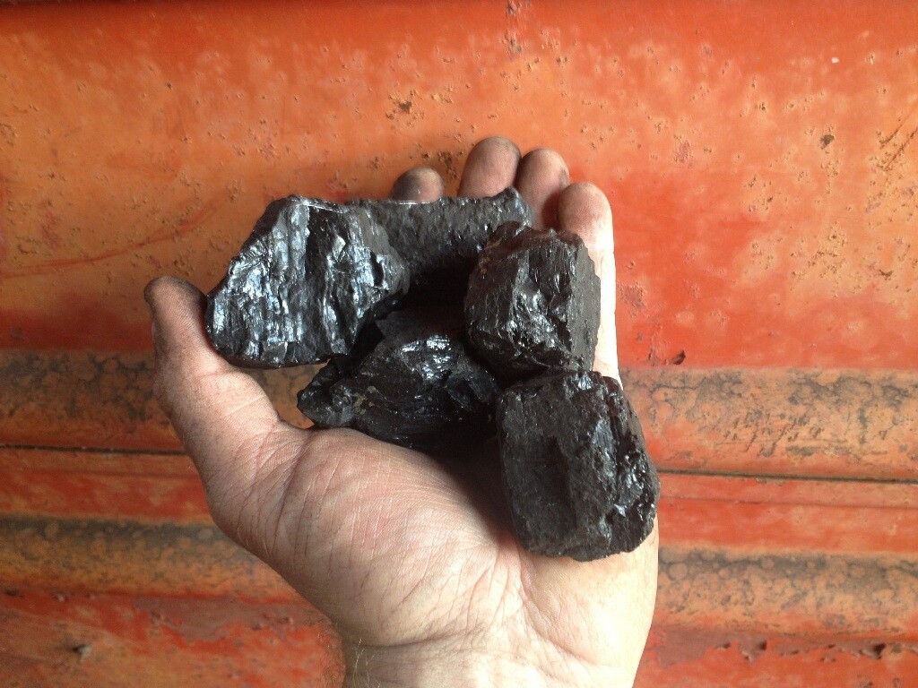 High Quality Bituminous Coal (25 Lbs.)