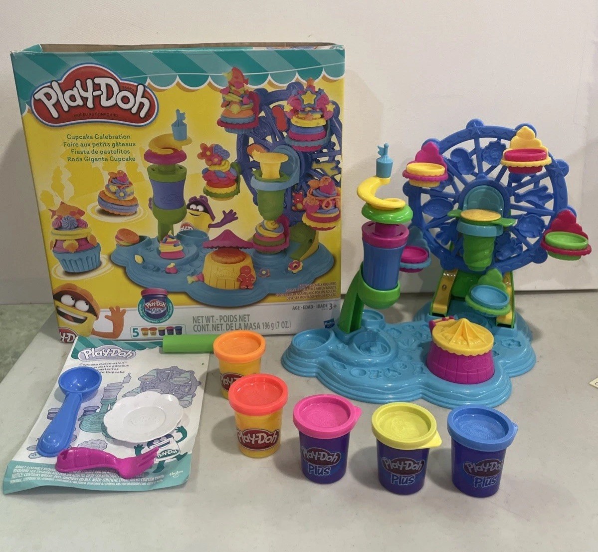 Hasbro 2014 Play-Doh Cupcake Celebration Set With Box B1855