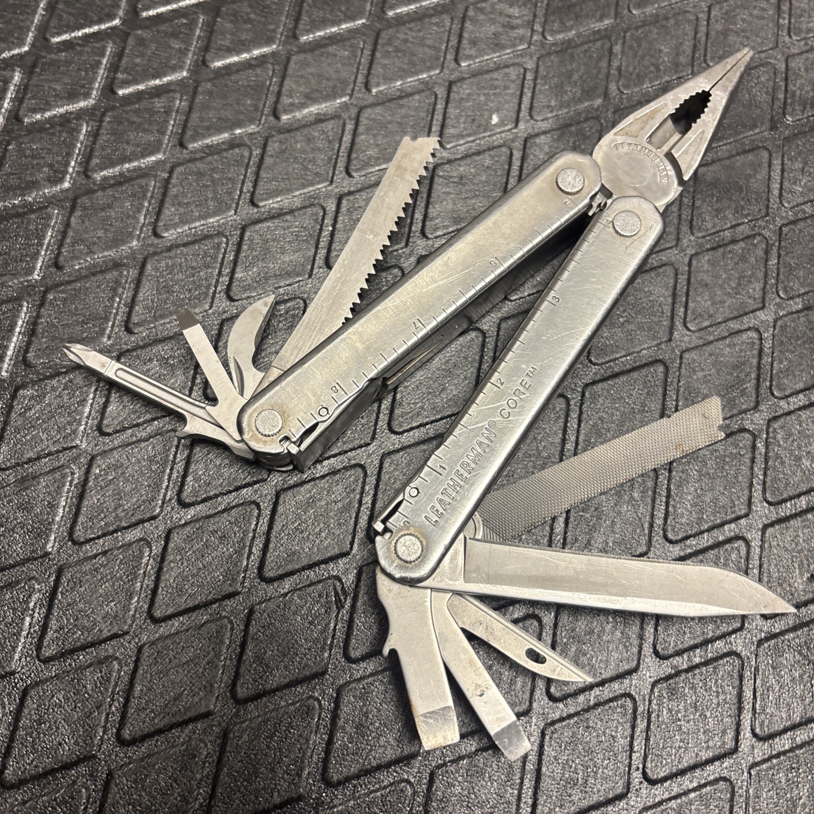 Leatherman Core Multi-Tool! Stamped 0509