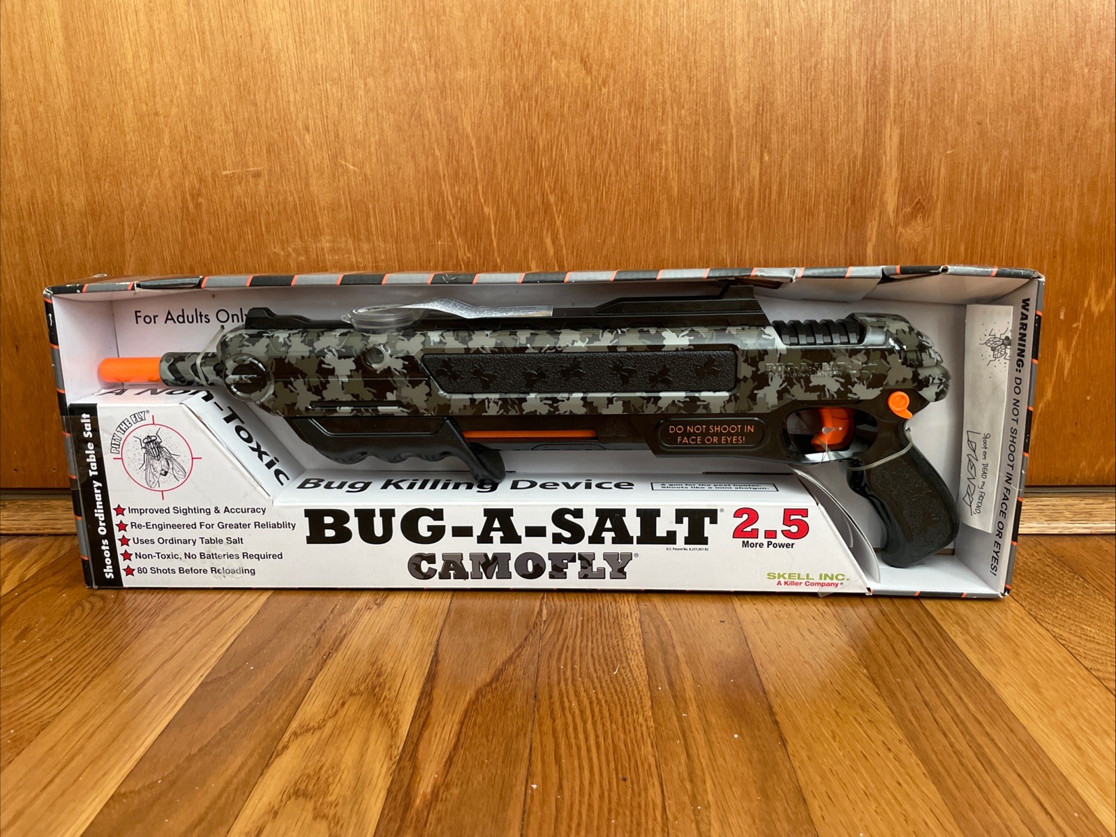 NIB BUG-A-SALT  2.5 CAMOFLY GUN - NEW - FLY/BUG PEST CONTROL