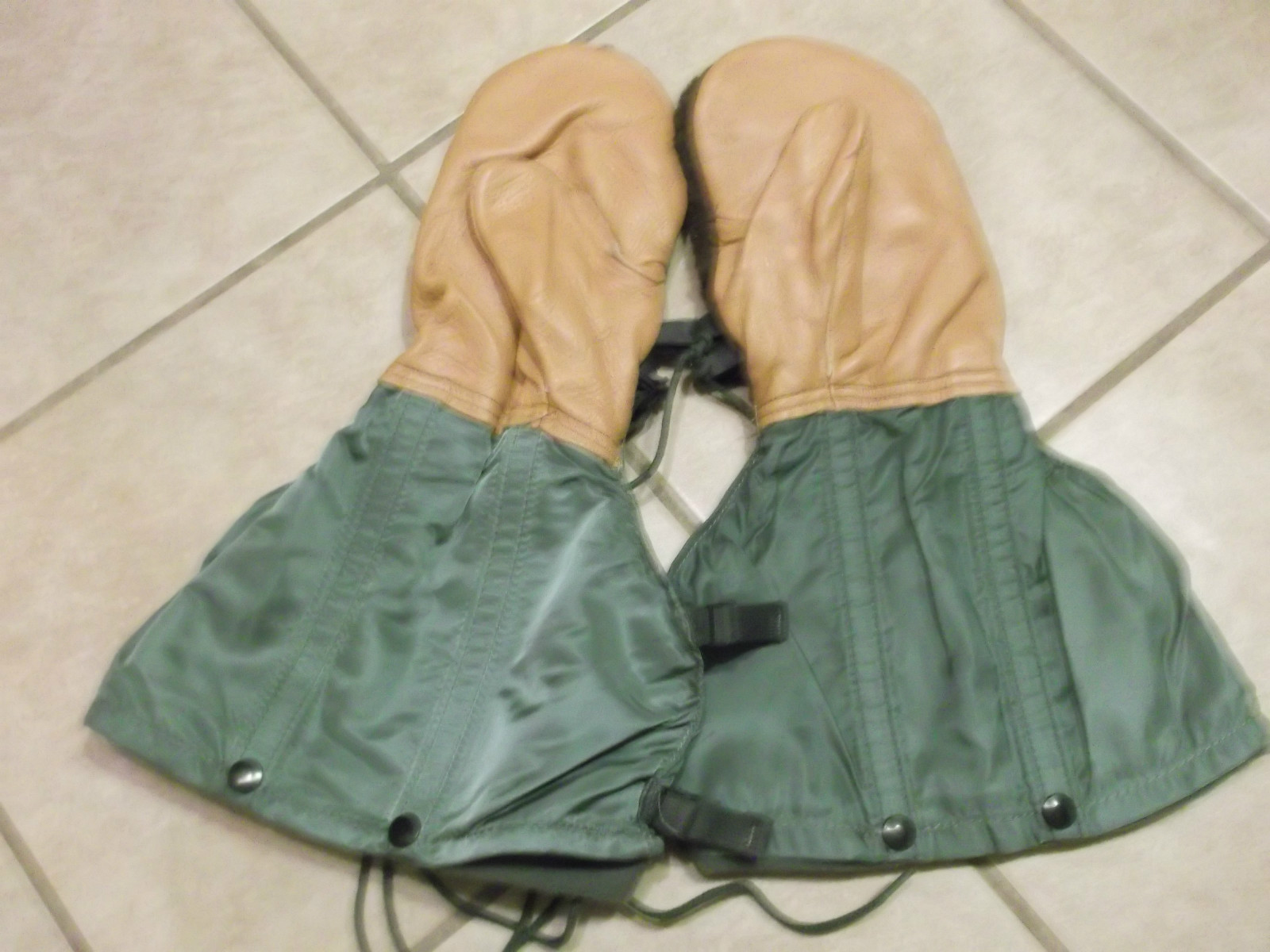US MILITARY FLYER'S MITTEN / INSERT SET N-4B SIZE MEDIUM NEW