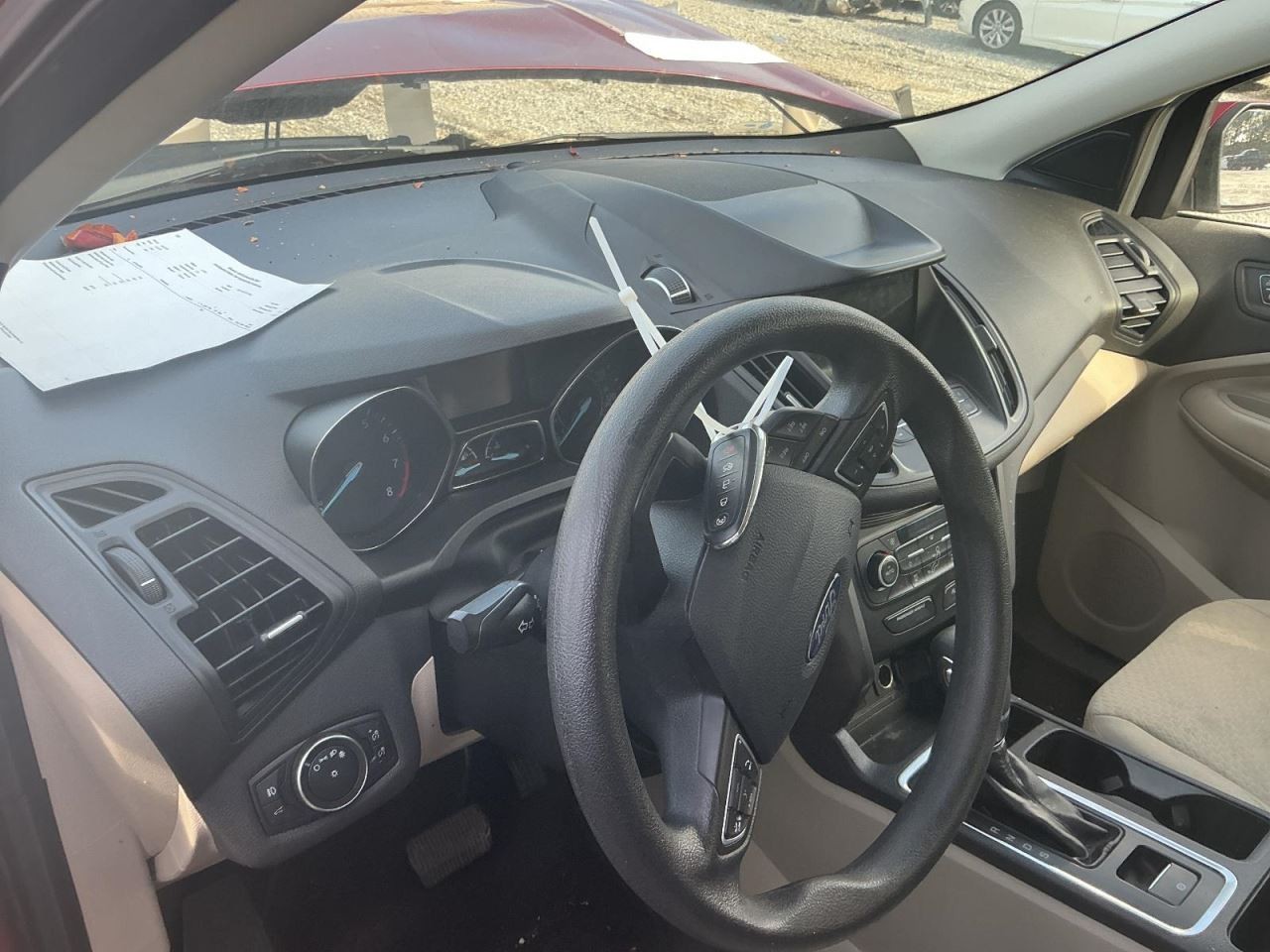 ESCAPE 2019 Glove Box 4924929