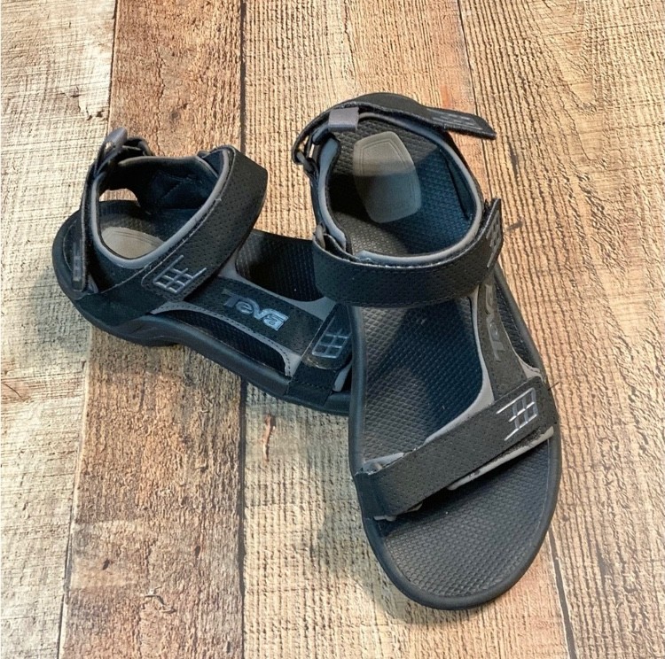 Teva Sandals Men’s Size 8 Style 4289 Black Grey Outdoors Casual EUC