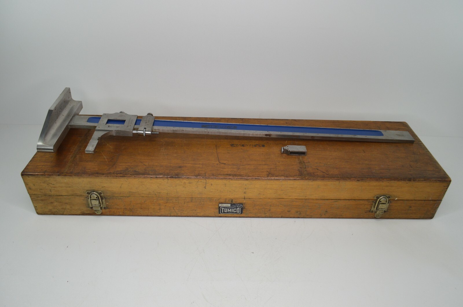 Tumico 0-24" Standing Tubular Micrometer w/ Wooden Case Feather Touch 85-24 HUGE