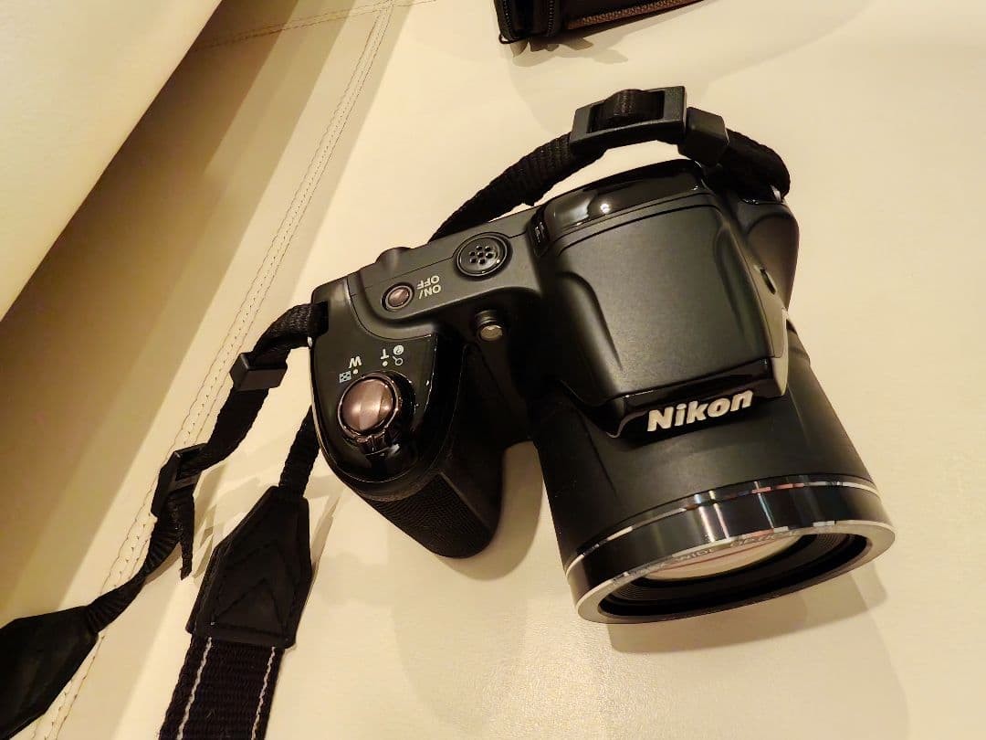 Nikon COOLPIX L340 Digital Camera Console And Case