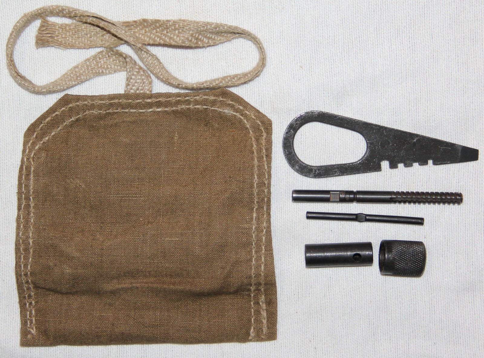 ORIGINAL RUSSIAN 91-30 MOISIN NAGANT CLEANING KIT WITH POUCH