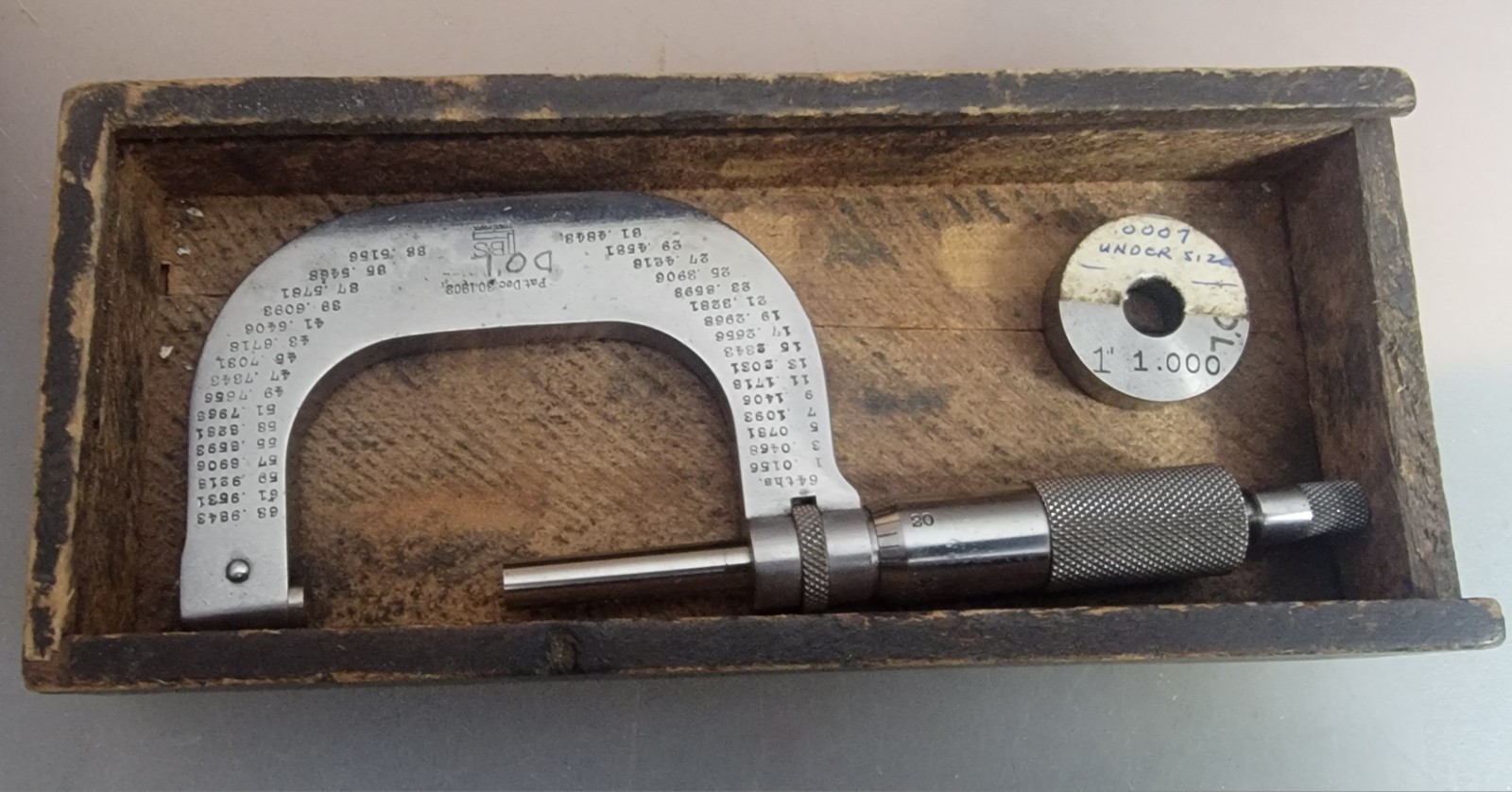 Brown & Sharpe Tools USA 1-2" Outside Diameter Micrometer No 47nw/ Wood Box Case