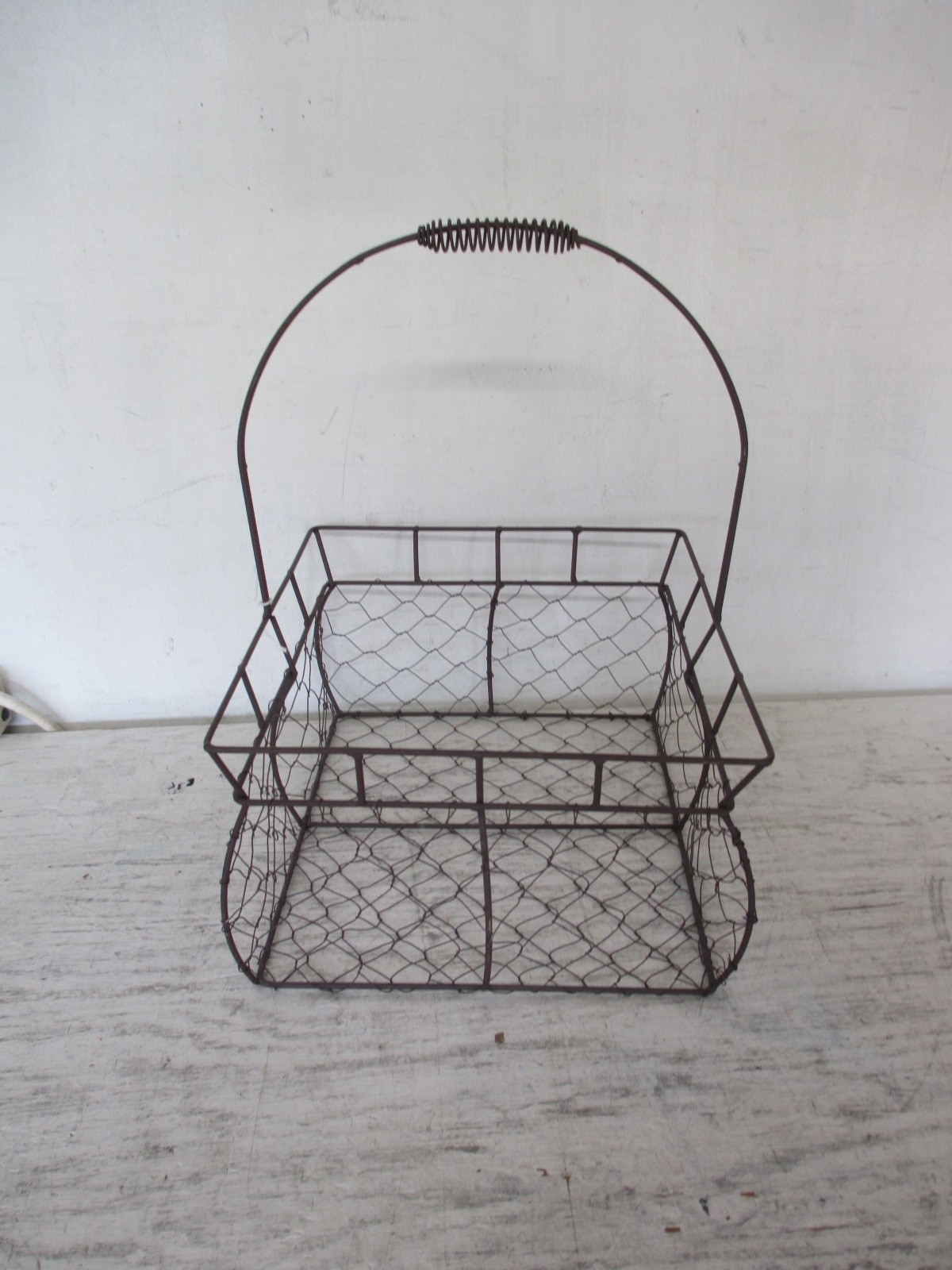 11" Chicken Wire Style Egg/Vegetable Gathering Basket with Handle
