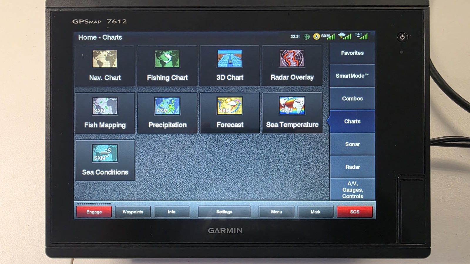 Garmin GPSMAP 7612 Chartplotter Fishfinder Touchscreen w/ Mount & Cable Tested