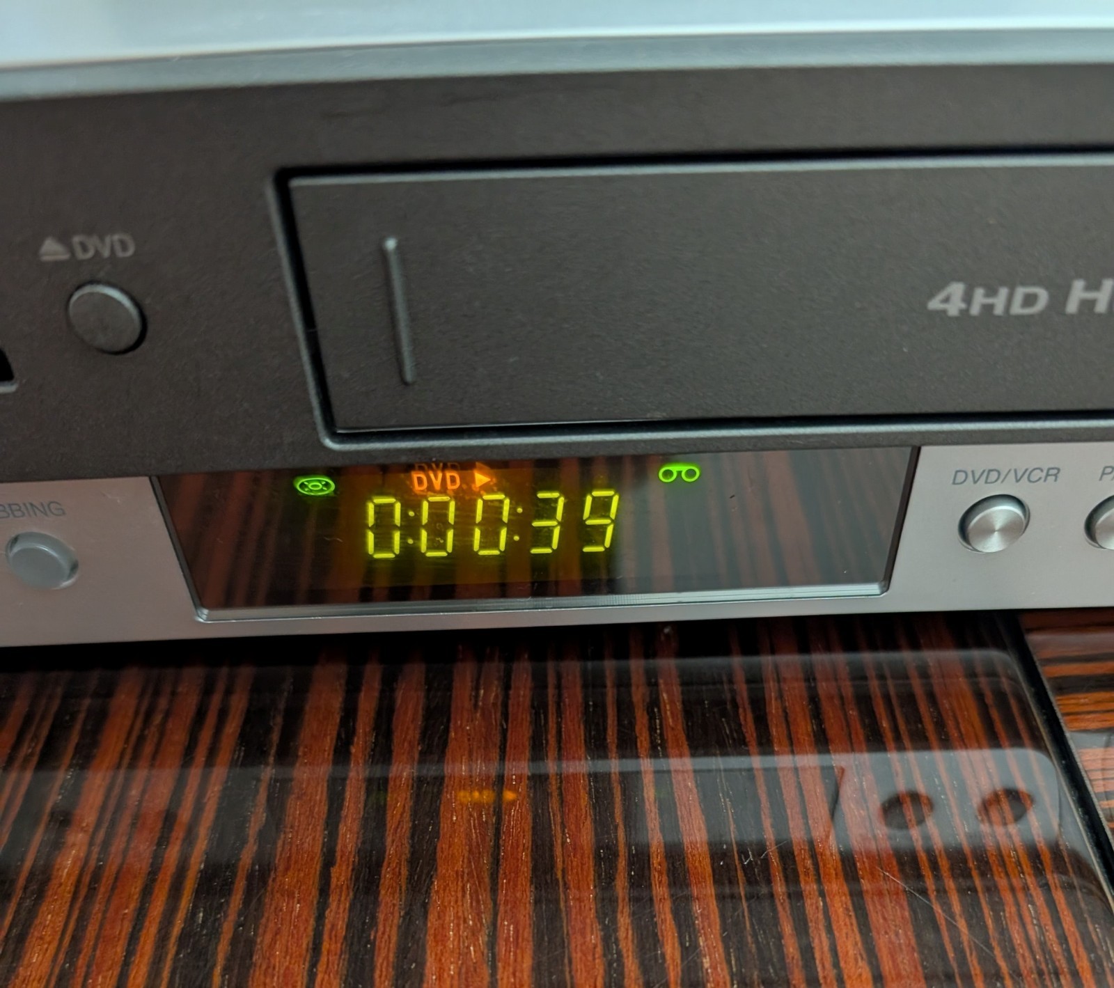 Zenith XBR616 Combo VCR Player & DVD Recorder