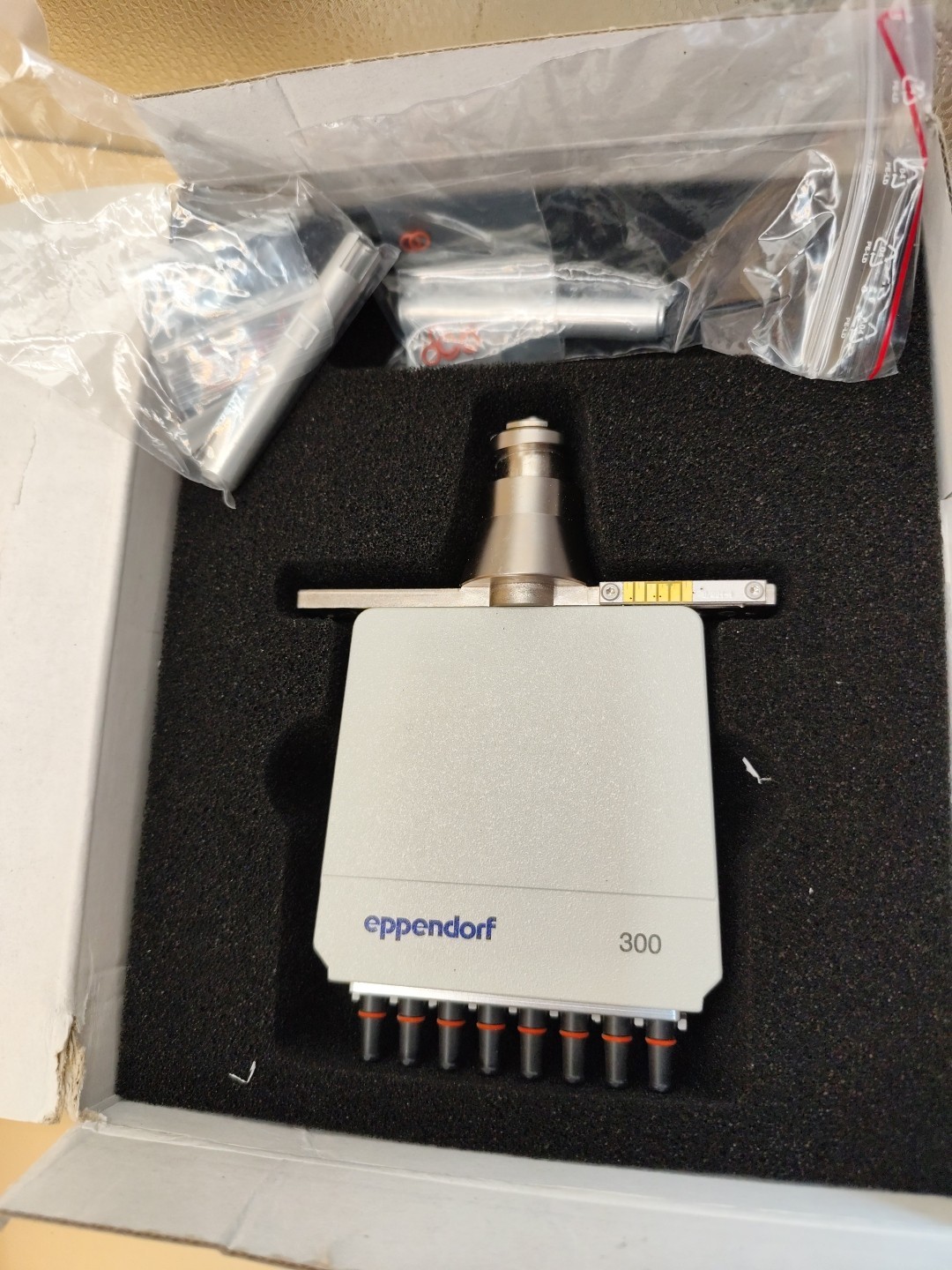 Eppendorf 960001052 epMotion TM 300-8 Dispensing Tool 8-Channel 20-300uL