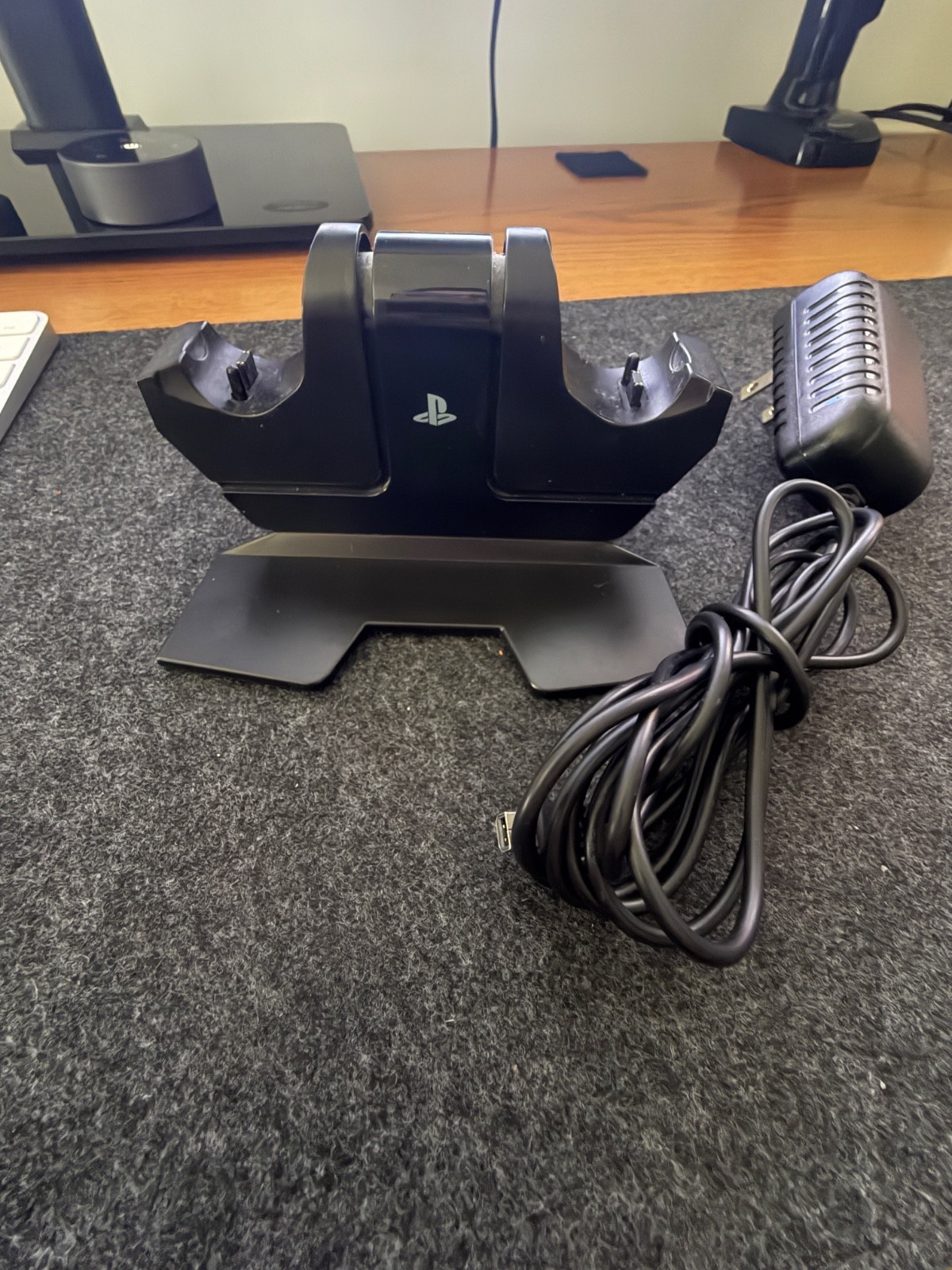 PowerA DualShock Charging Station for PlayStation 4 incl. AC Adapater