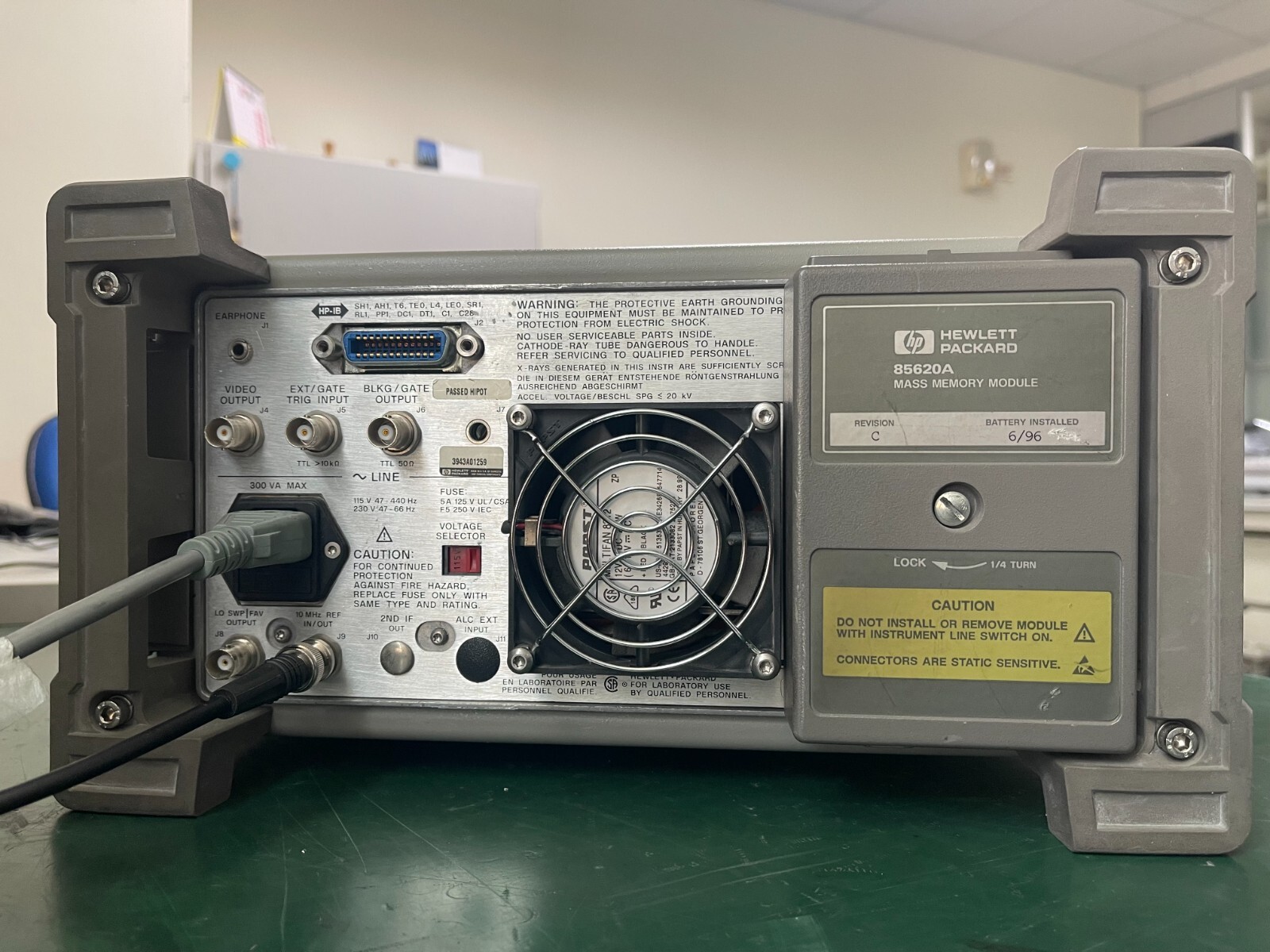 HP Agilent 8565E 9KHz - 50GHz Spectrum Analyzer w/ 85620A module_1259