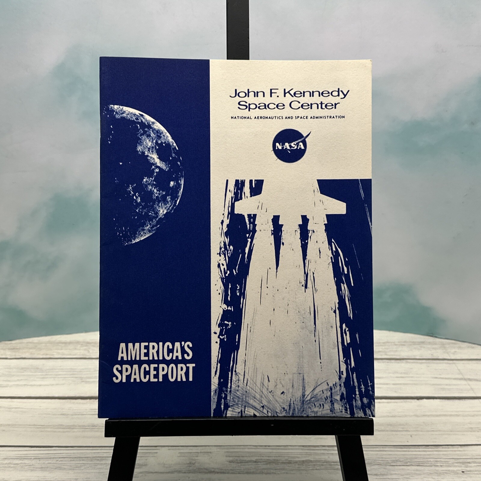 John F Kennedy Space Center America's Spaceport 1967 NASA Booklet KSC-601 9-1-67